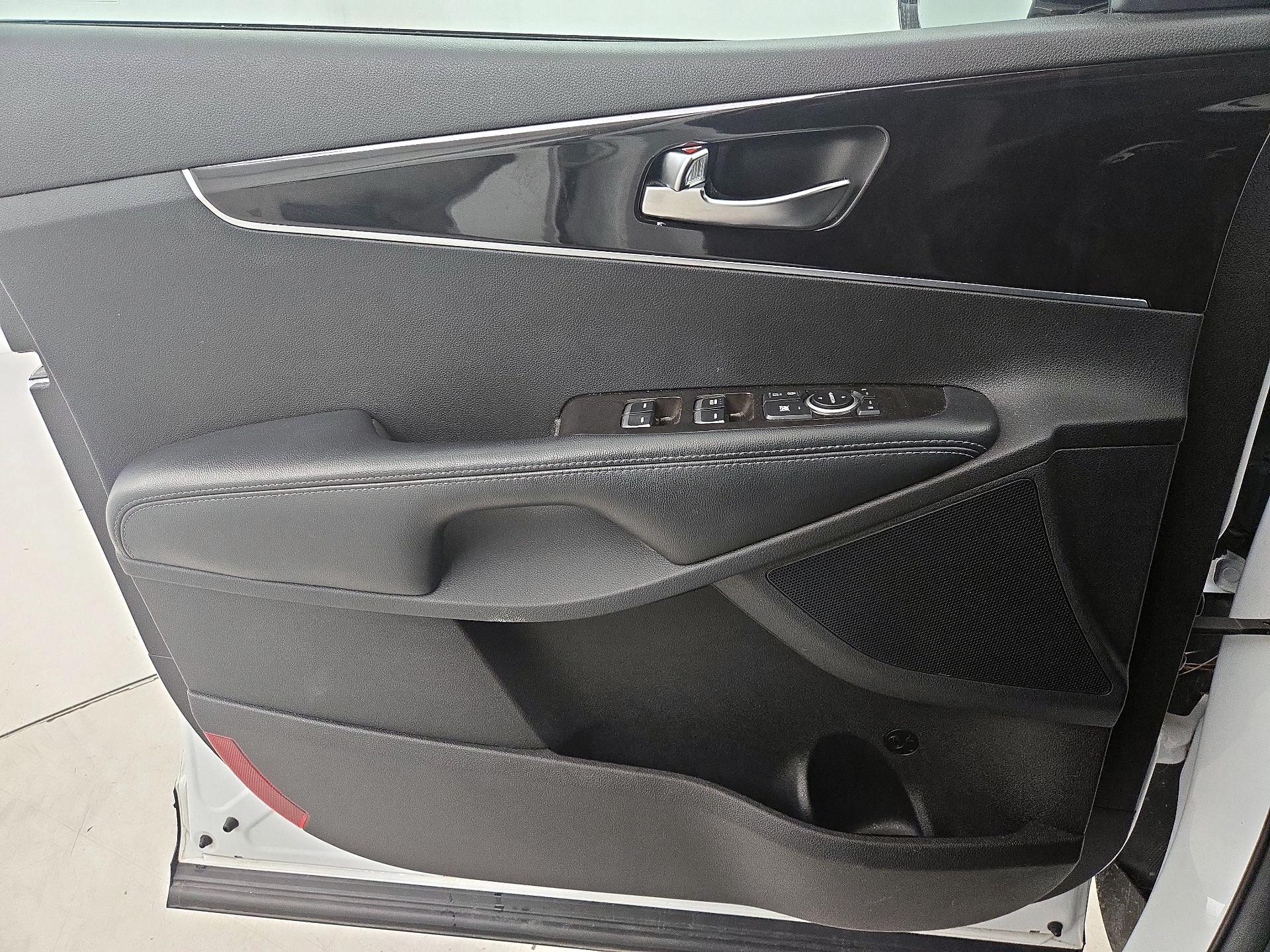 Thumbnail: 2018 Kia Sorento - 12