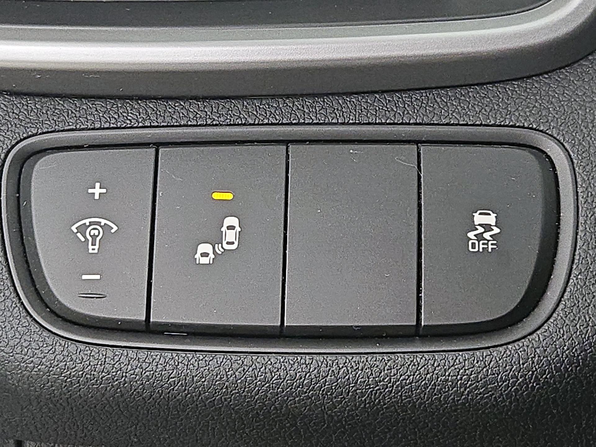 Thumbnail: 2018 Kia Sorento - 13