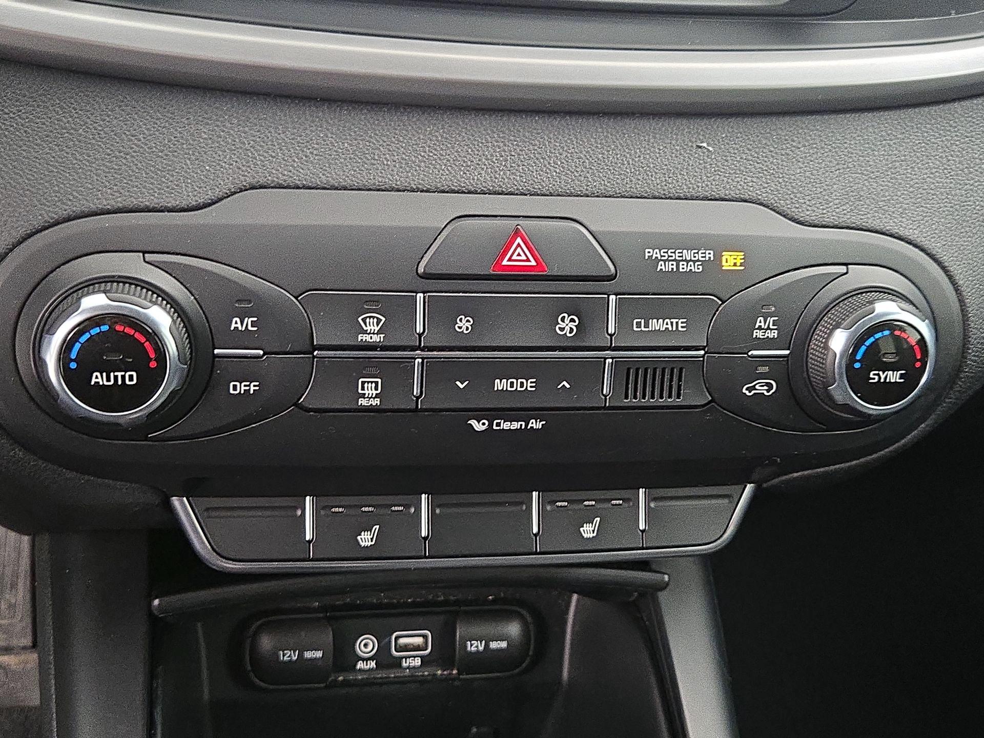 Thumbnail: 2018 Kia Sorento - 16