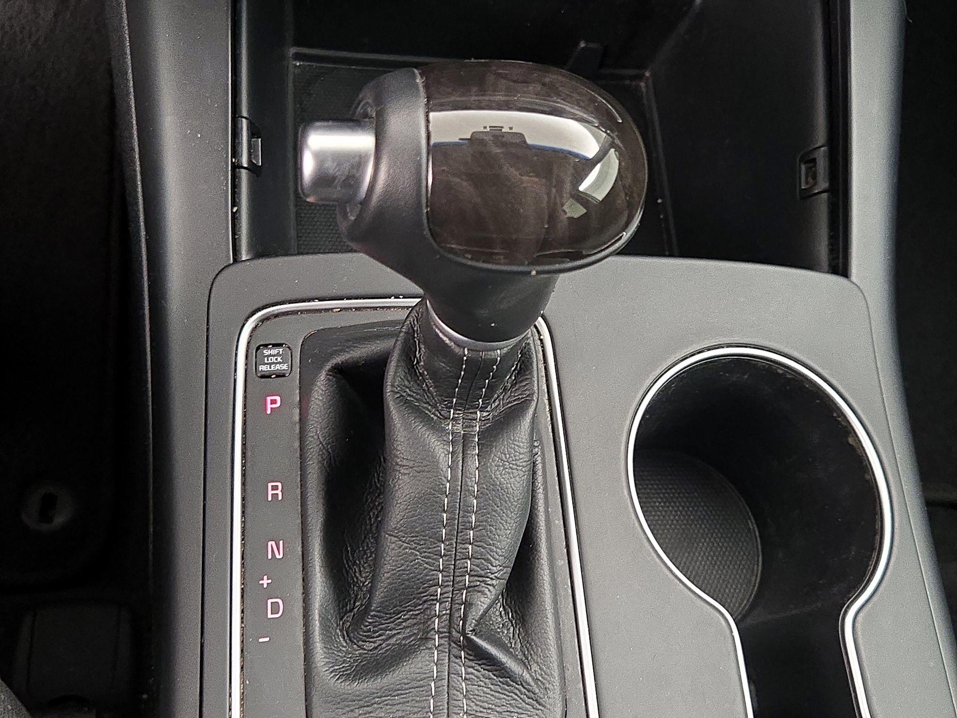 Thumbnail: 2018 Kia Sorento - 17