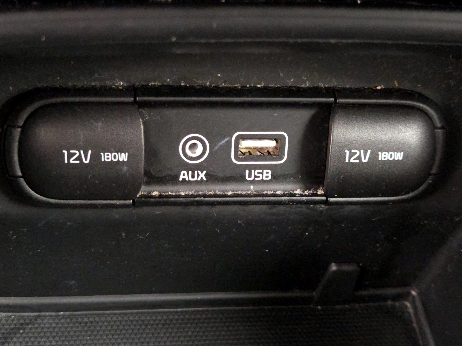 Thumbnail: 2018 Kia Sorento - 18