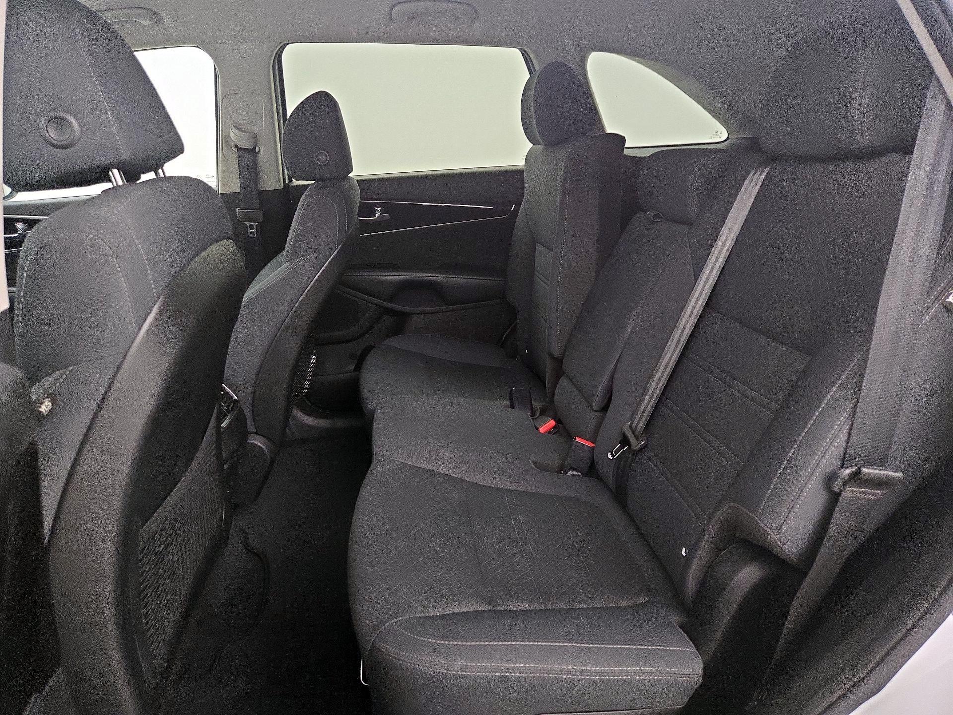 Thumbnail: 2018 Kia Sorento - 19