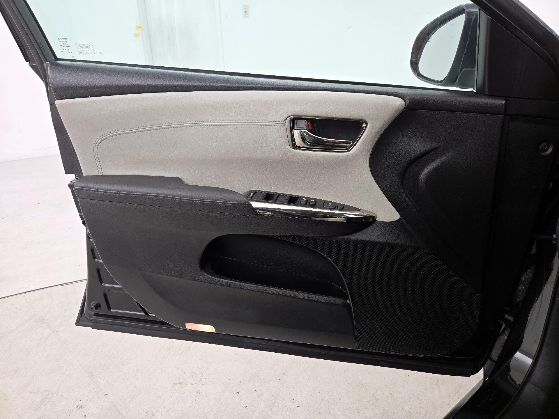 Thumbnail: 2014 Toyota Avalon - 12