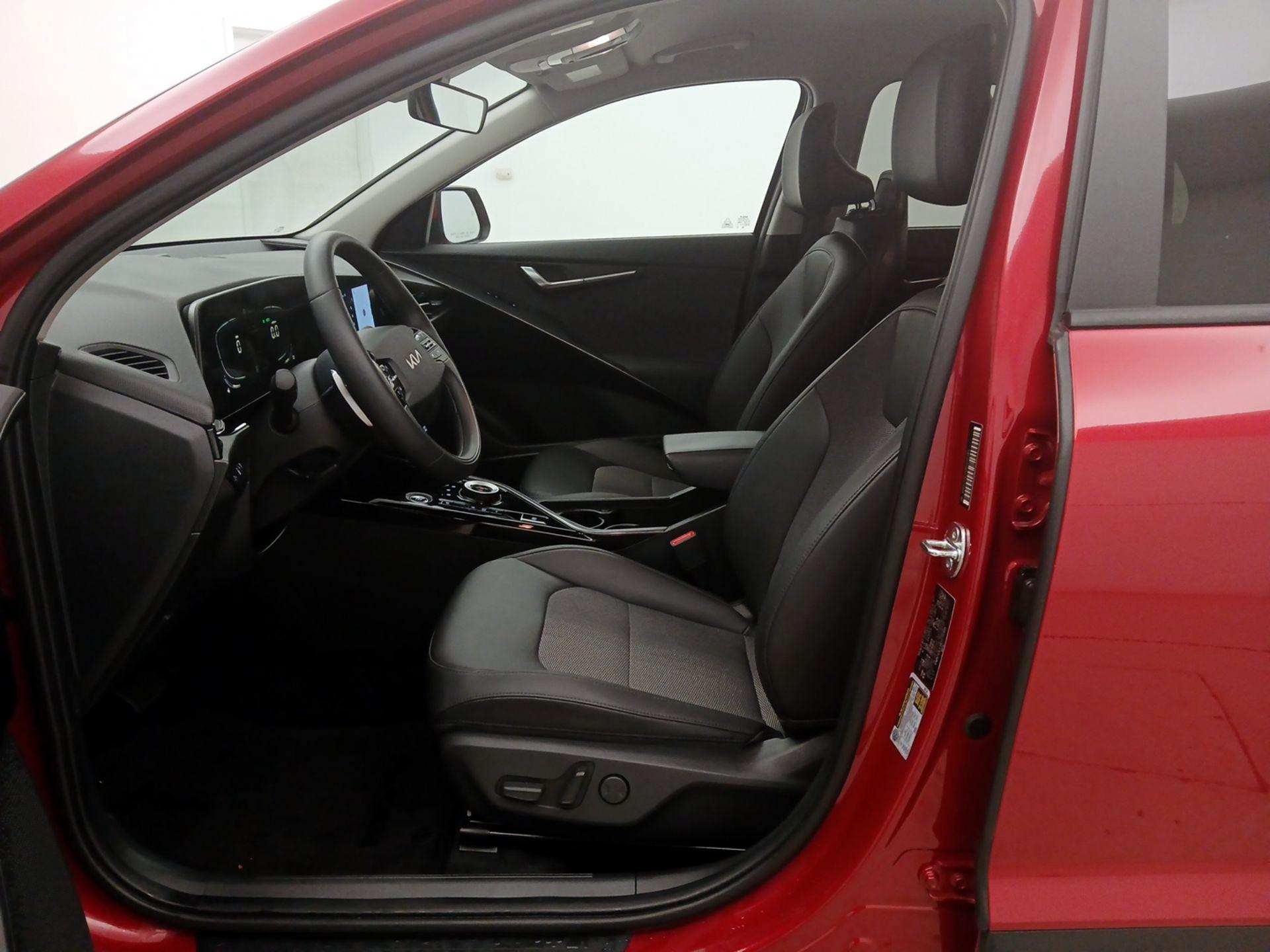 Thumbnail: 2024 Kia Niro - 11