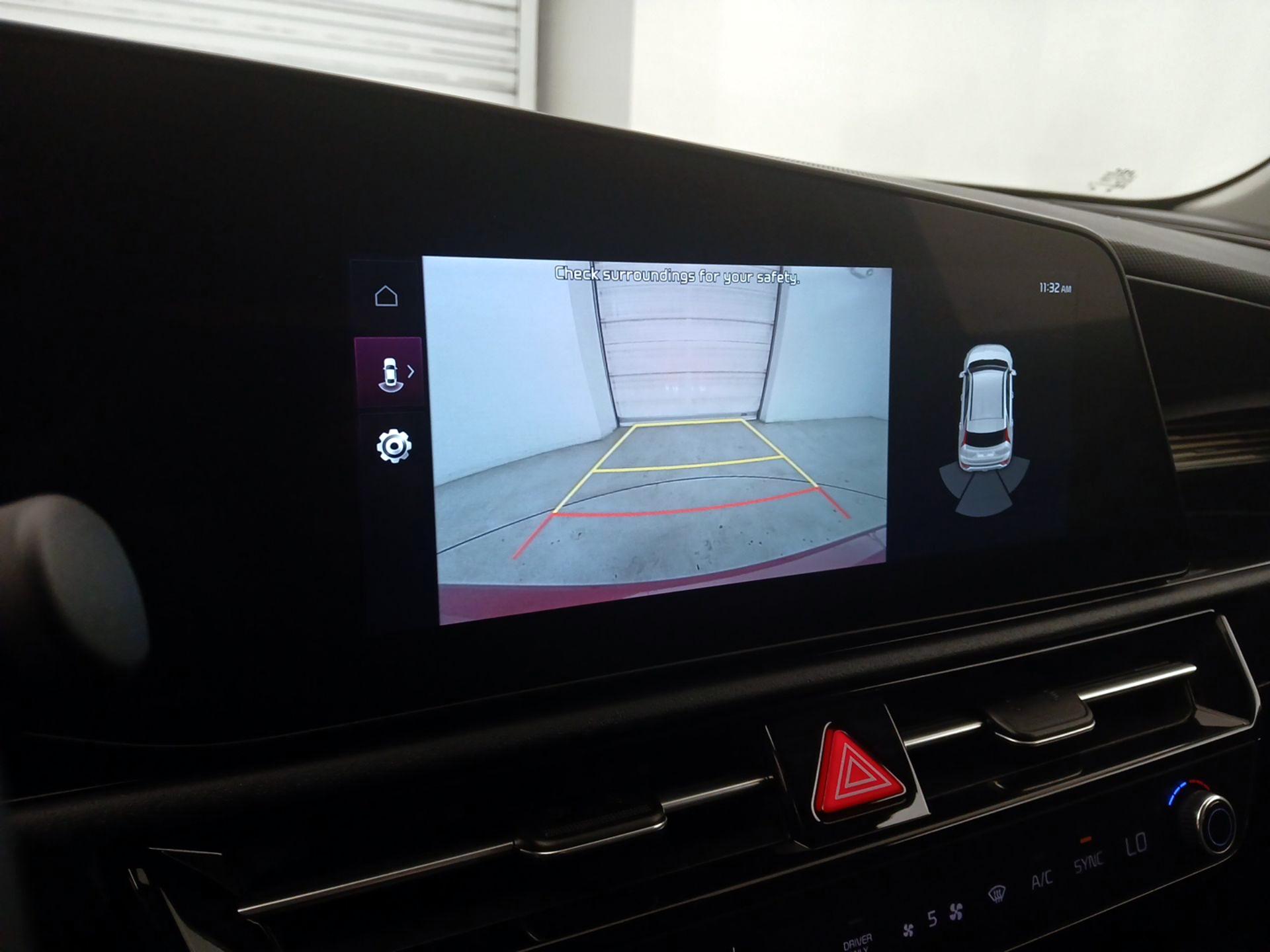 Thumbnail: 2024 Kia Niro - 15