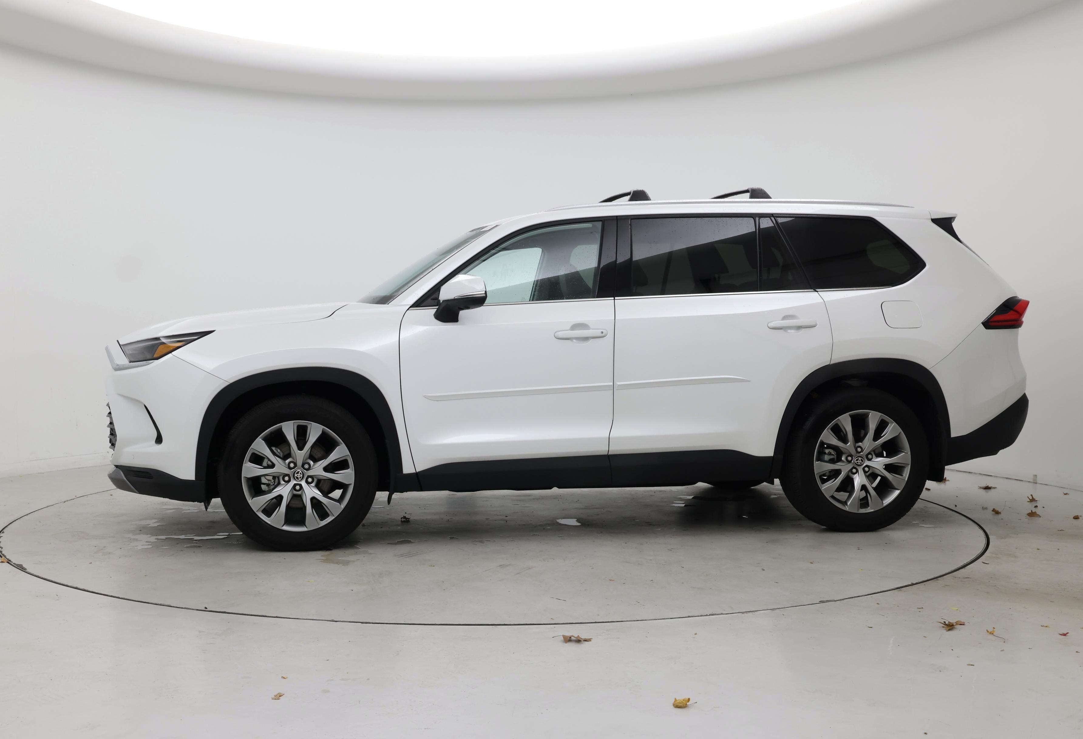 Thumbnail: 2024 Toyota Highlander - 3