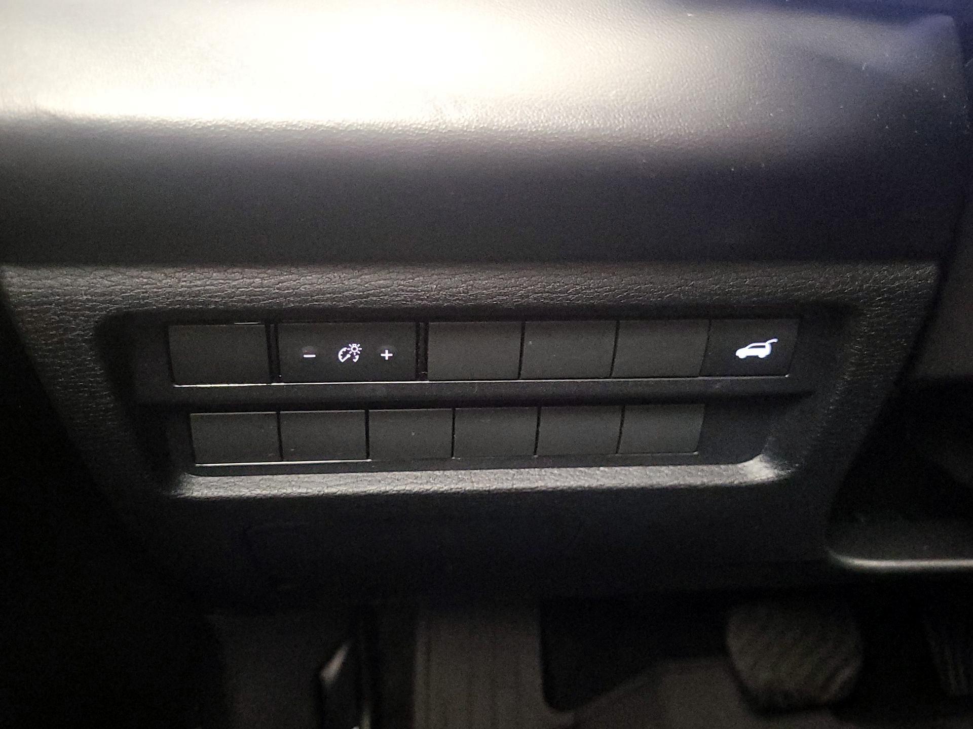 Thumbnail: 2023 Mitsubishi Outlander - 13