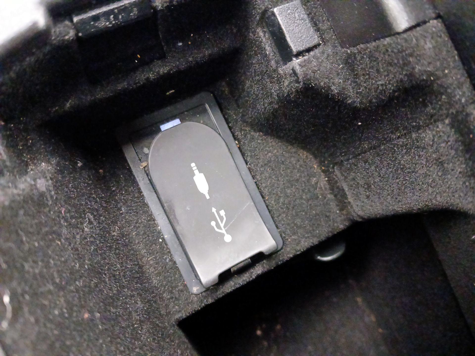 Thumbnail: 2020 Lexus IS - 19