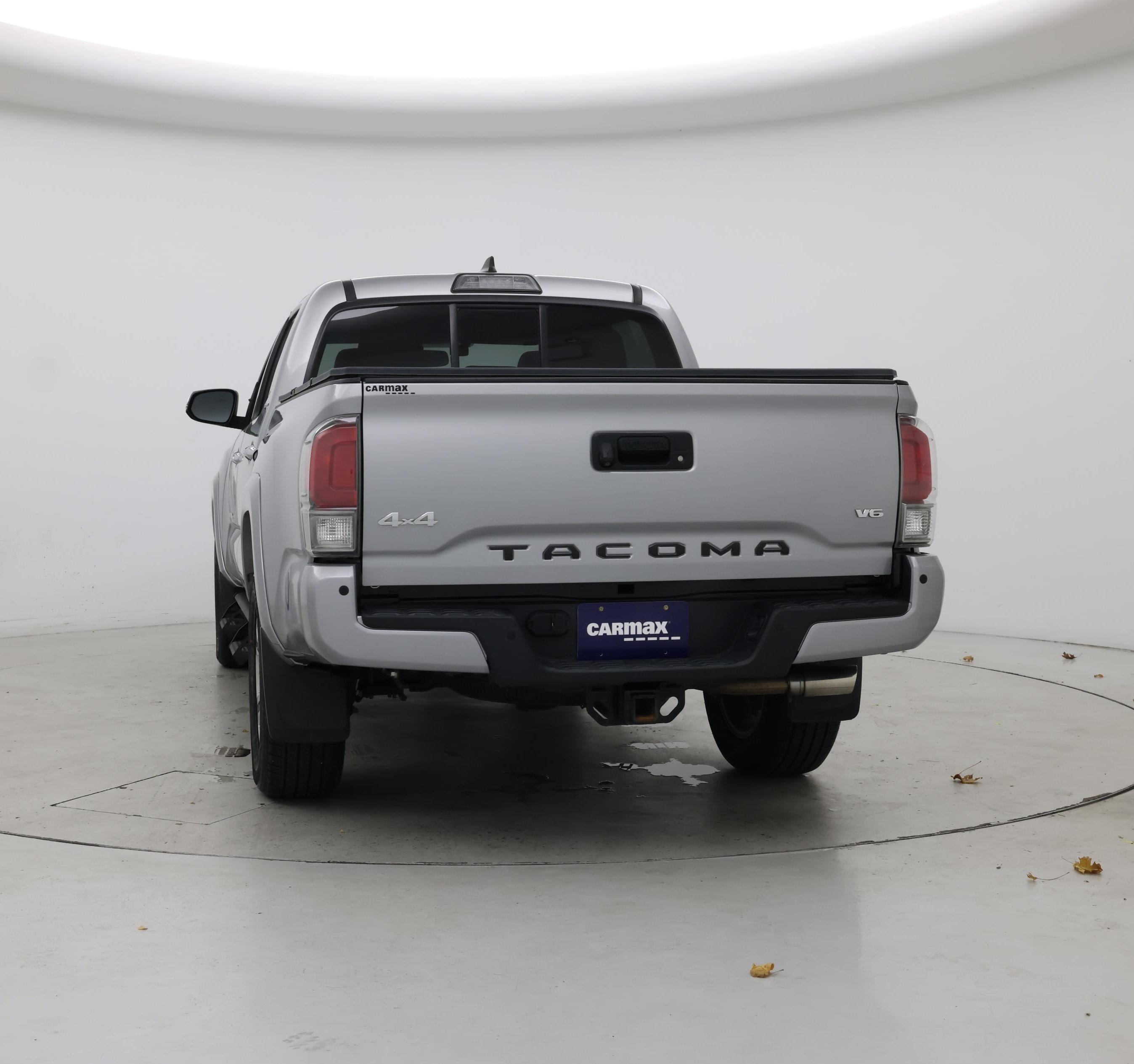 Thumbnail: 2016 Toyota Tacoma - 6
