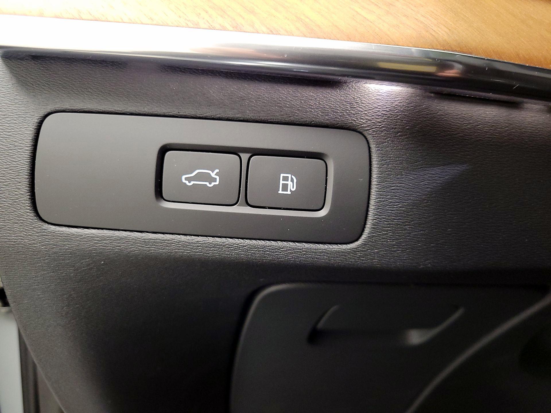 Thumbnail: 2024 Volvo XC90 - 13