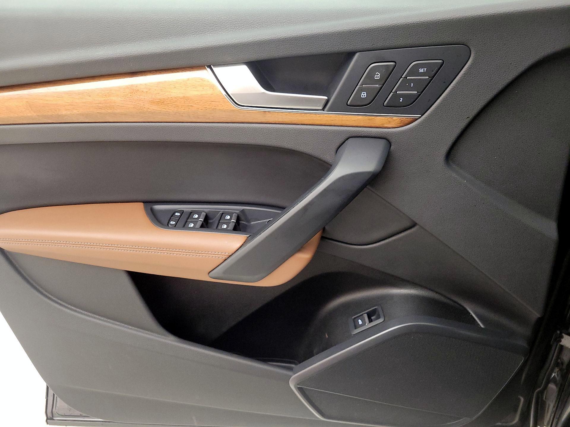 Thumbnail: 2022 Audi Q5 - 12