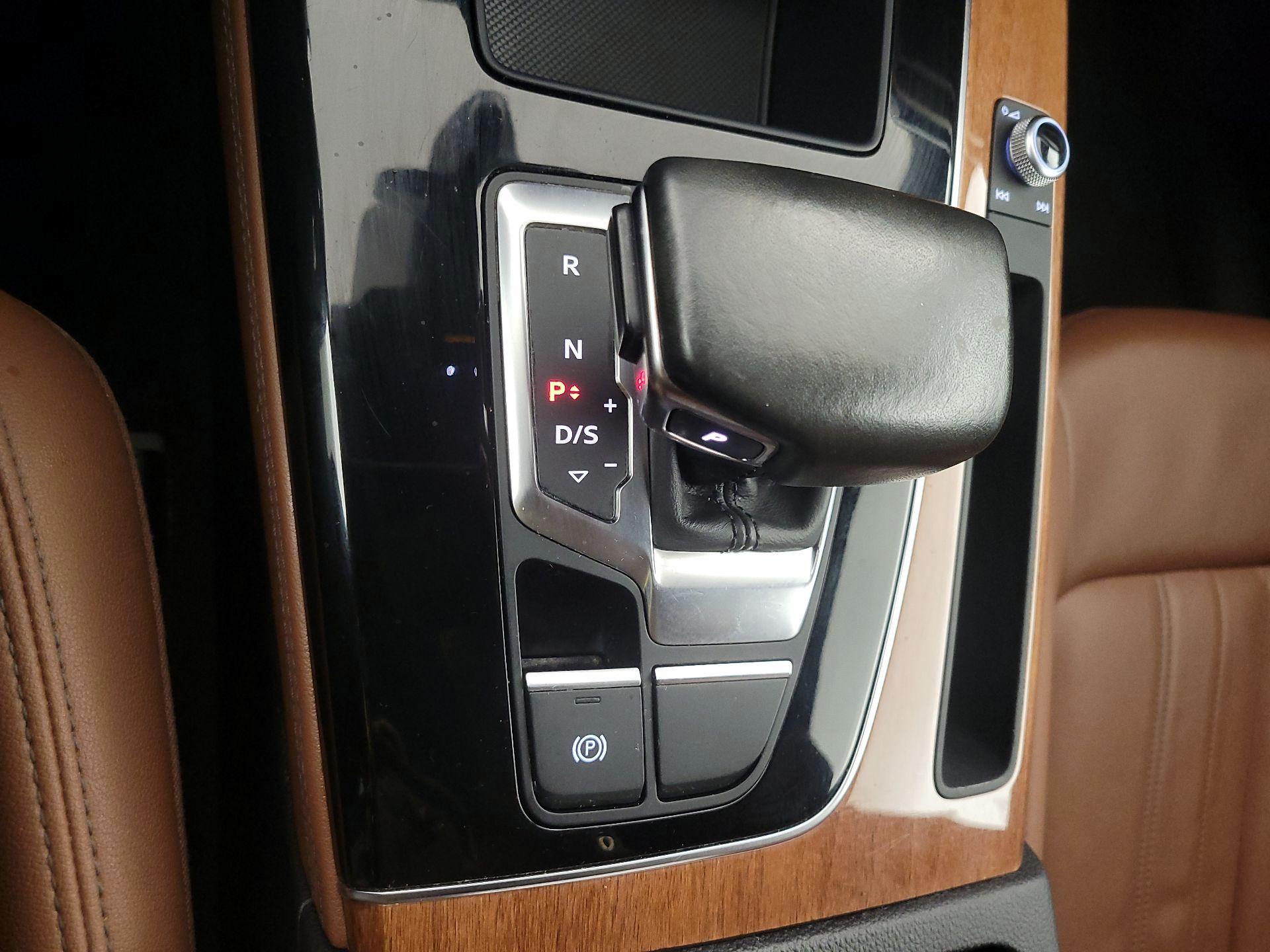 Thumbnail: 2022 Audi Q5 - 17