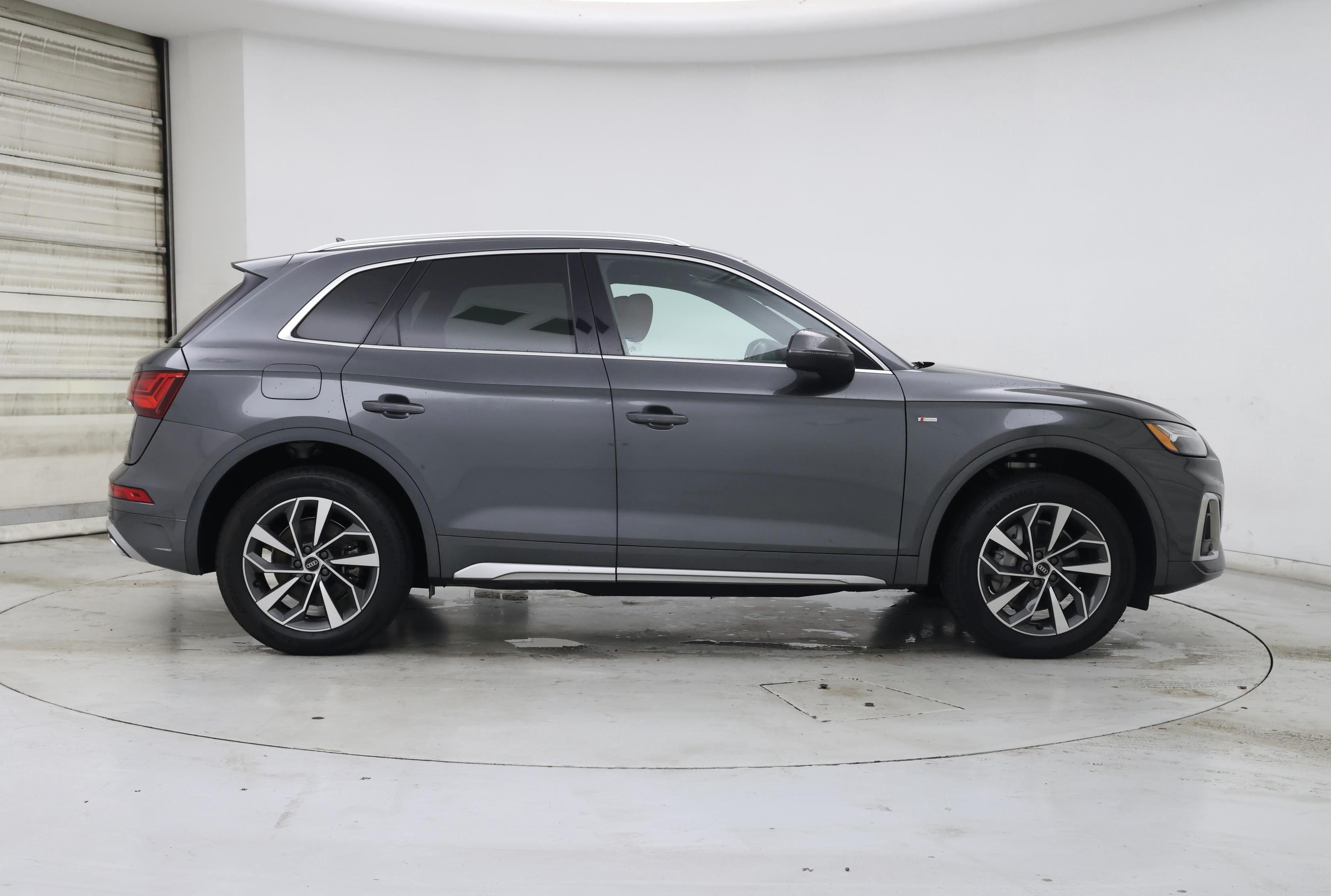 Thumbnail: 2022 Audi Q5 - 7