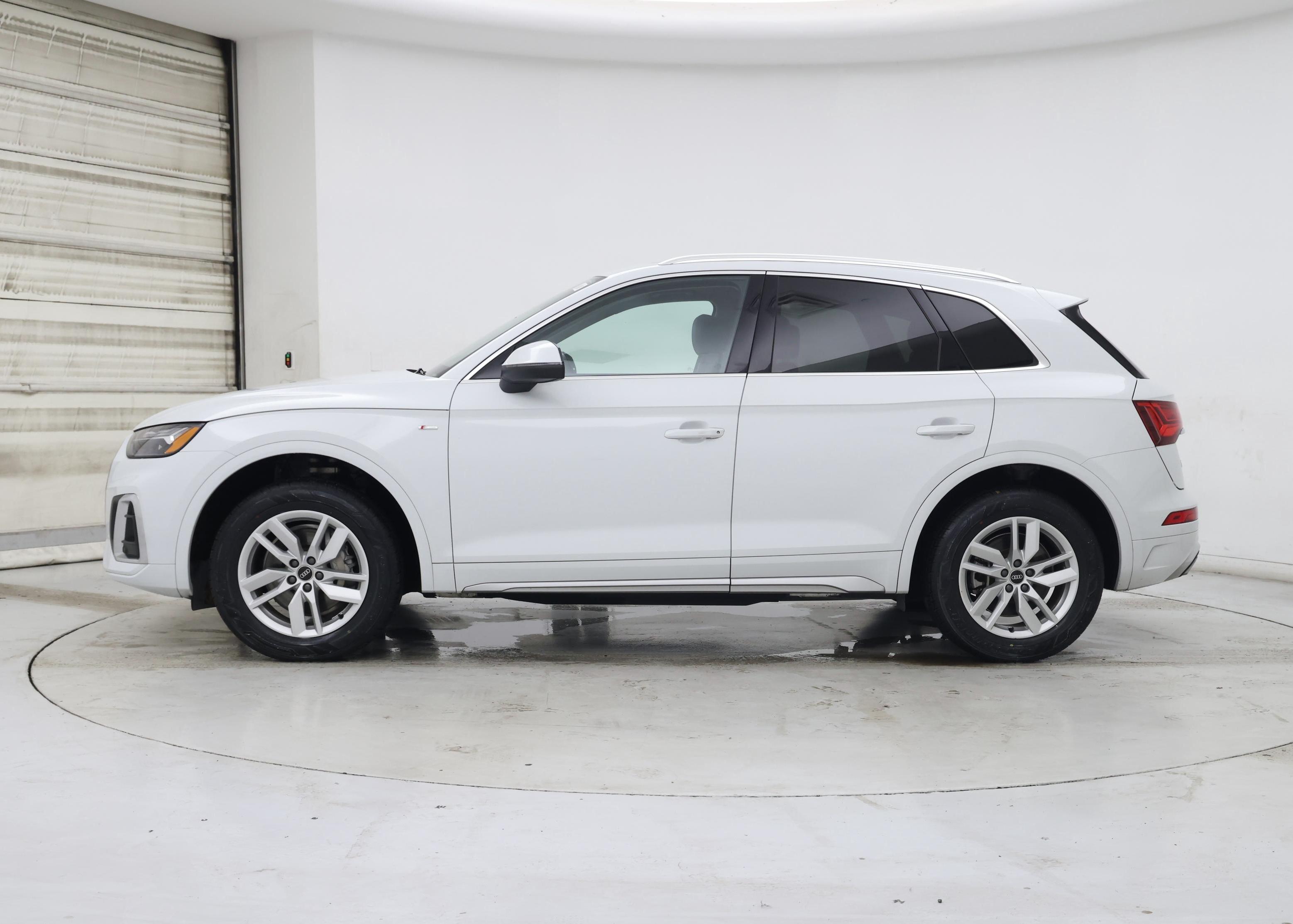 Thumbnail: 2022 Audi Q5 - 3