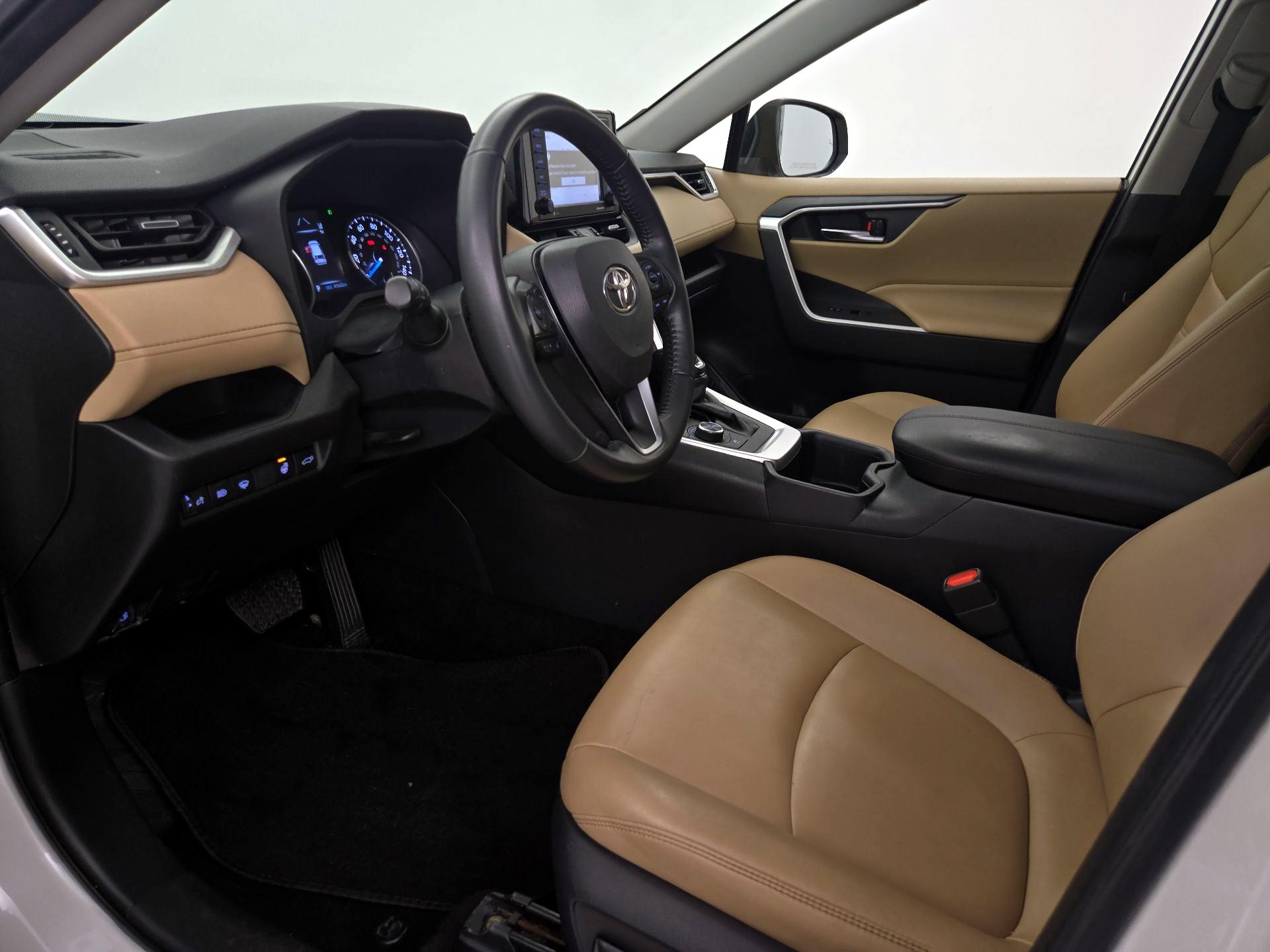 Thumbnail: 2022 Toyota RAV4 - 11