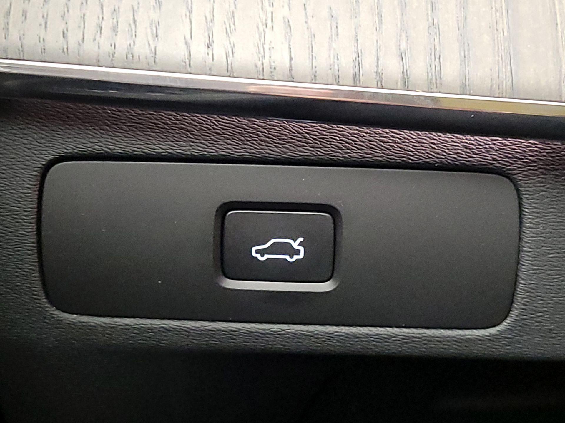 Thumbnail: 2023 Volvo XC90 - 13