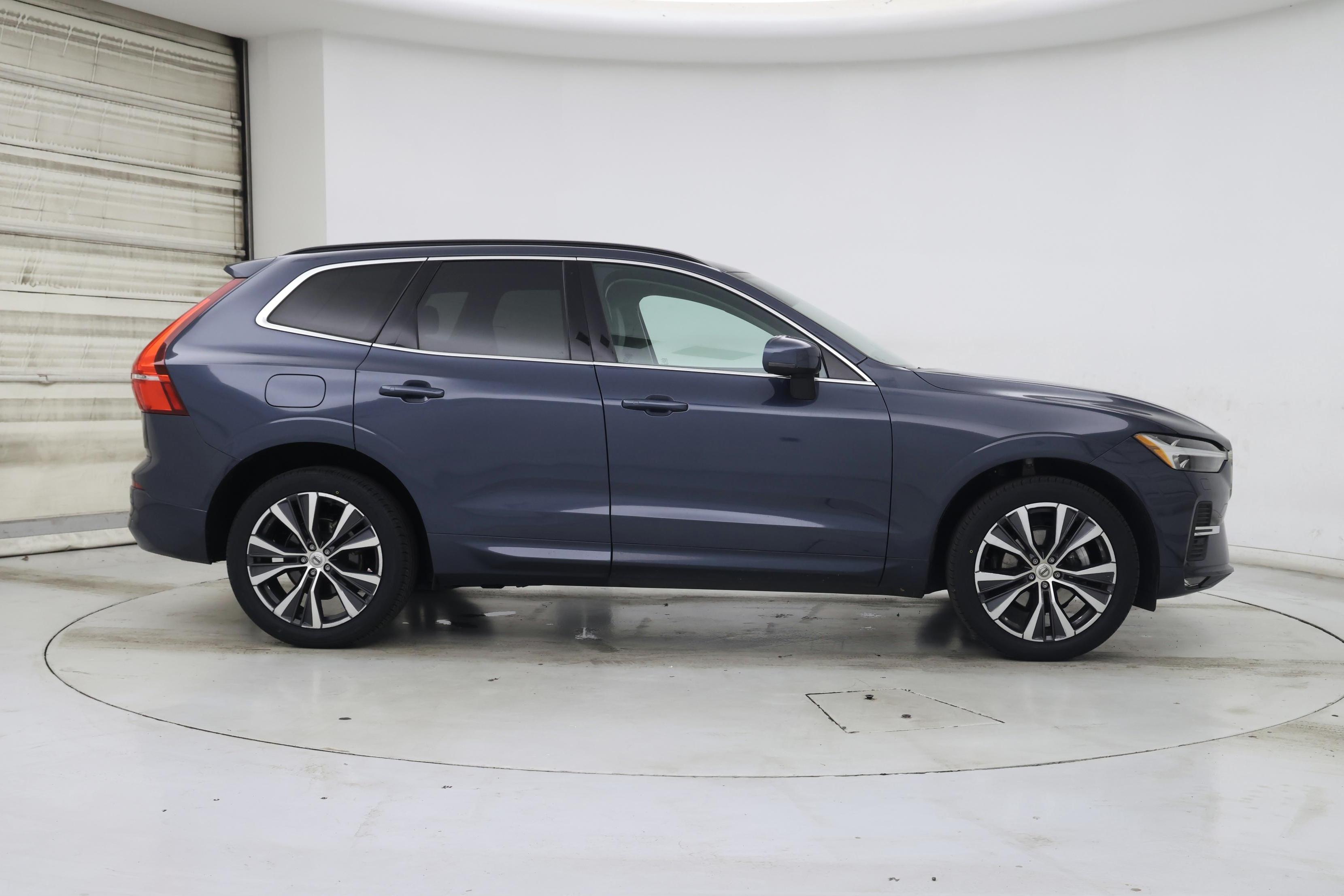 Thumbnail: 2022 Volvo XC60 - 7
