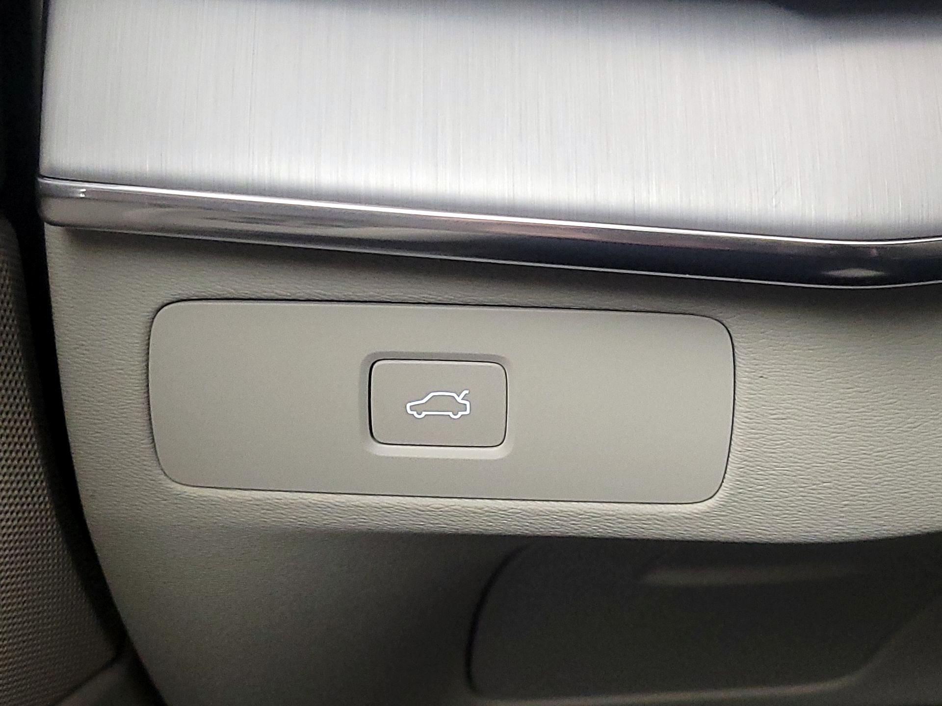 Thumbnail: 2024 Volvo XC90 - 13