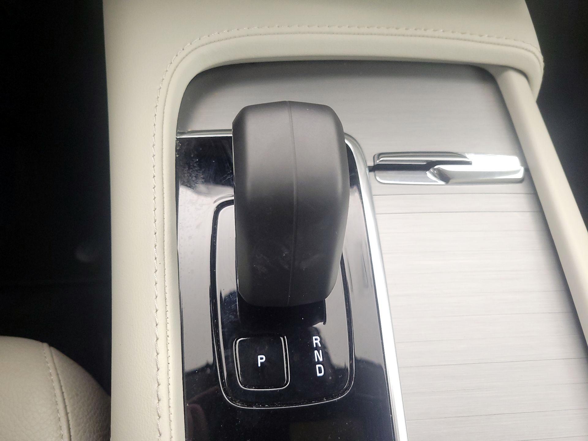 Thumbnail: 2024 Volvo XC90 - 17