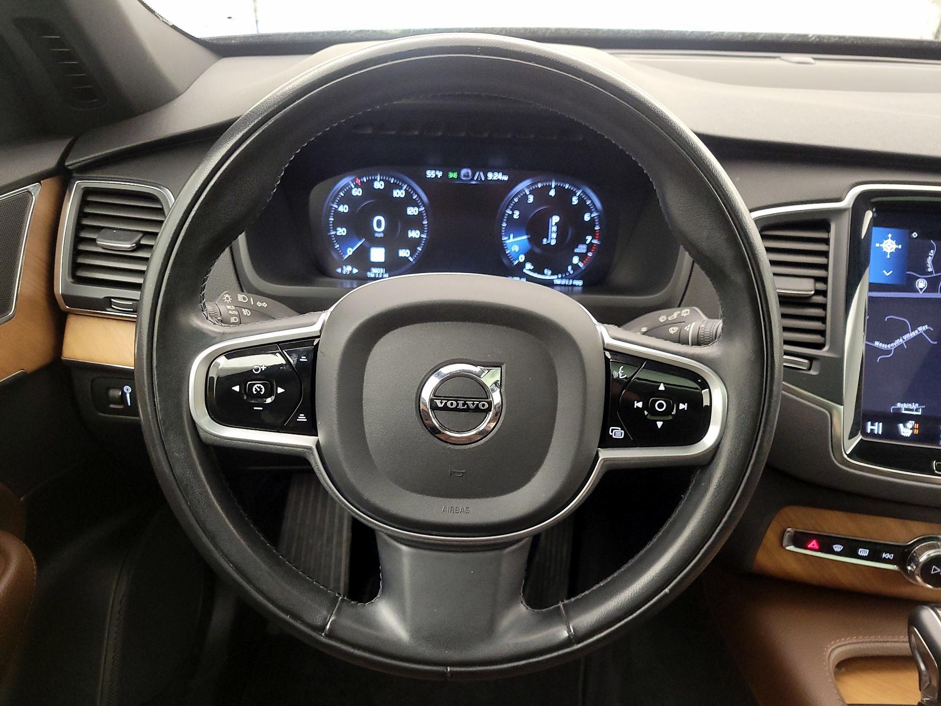 Thumbnail: 2022 Volvo XC90 - 10