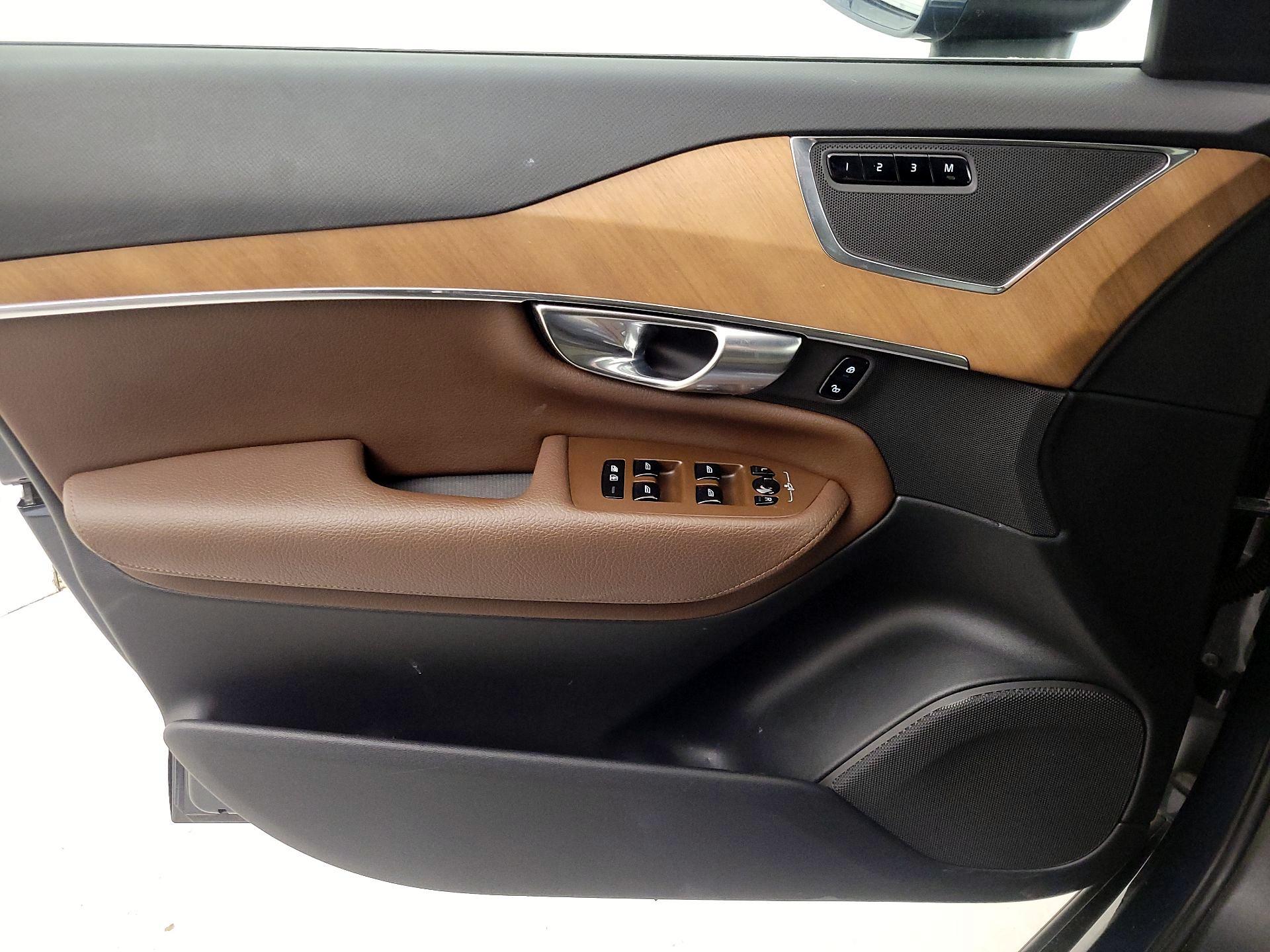 Thumbnail: 2022 Volvo XC90 - 12