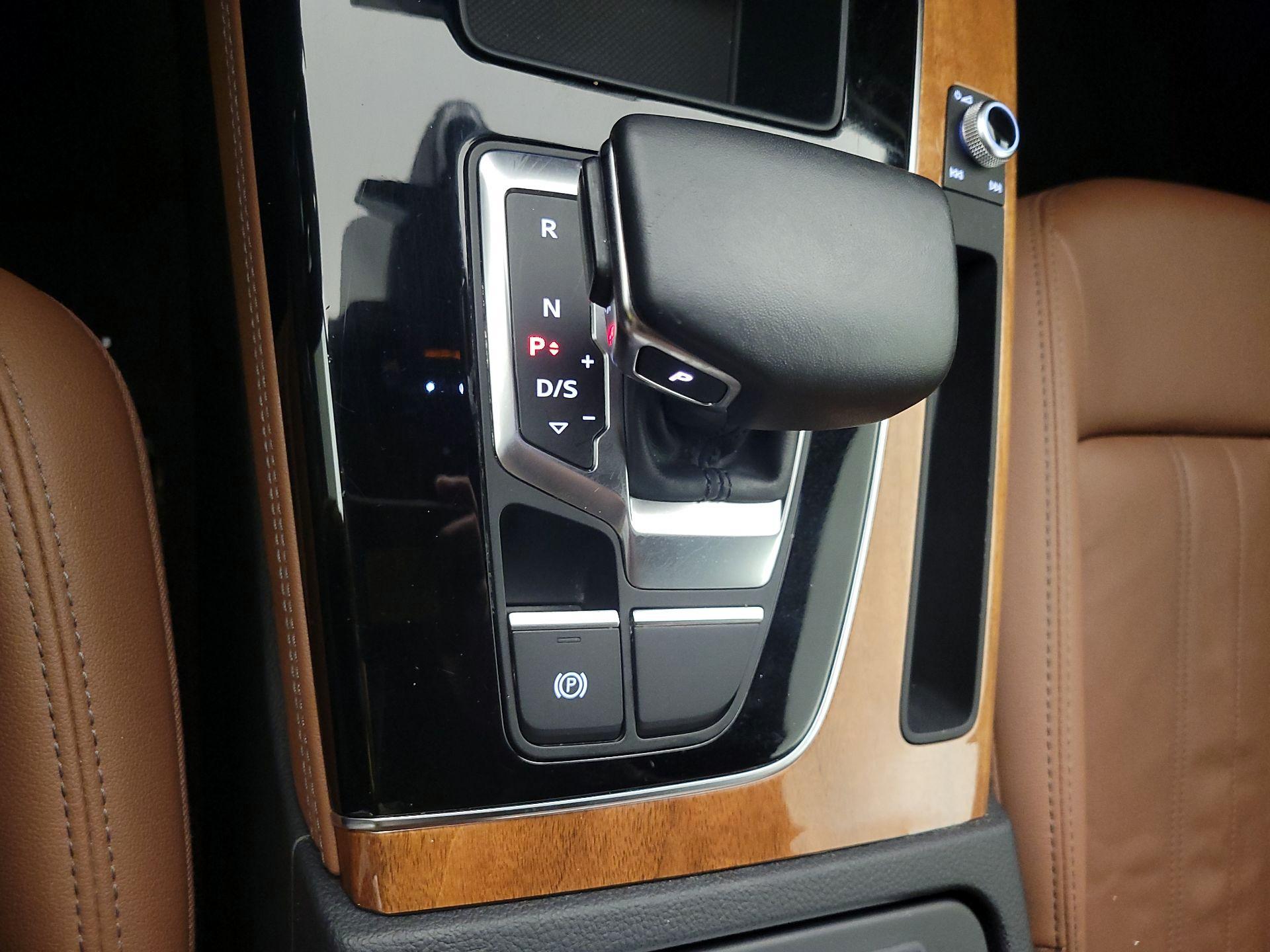 Thumbnail: 2022 Audi Q5 - 17