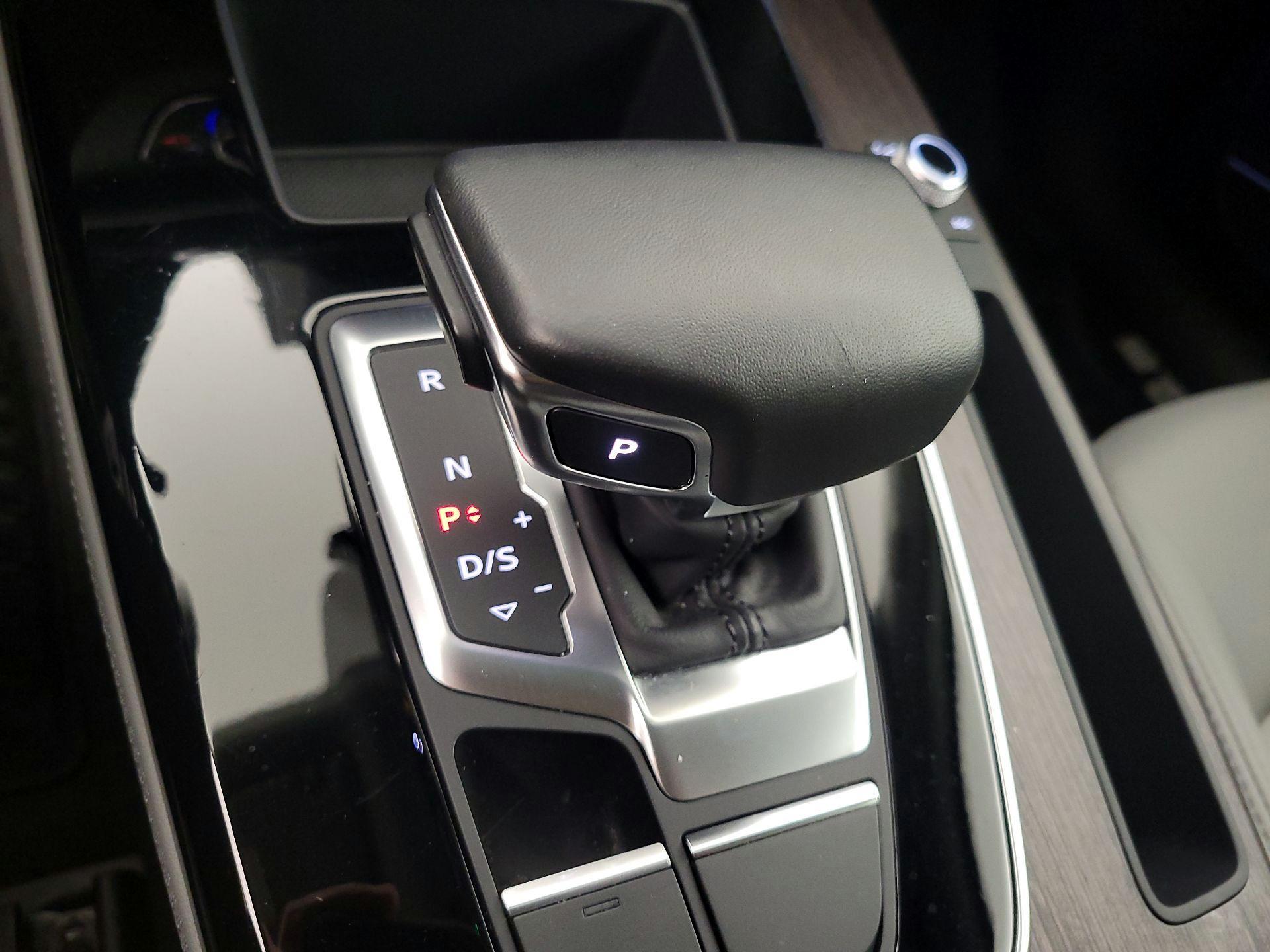 Thumbnail: 2023 Audi Q5 - 17