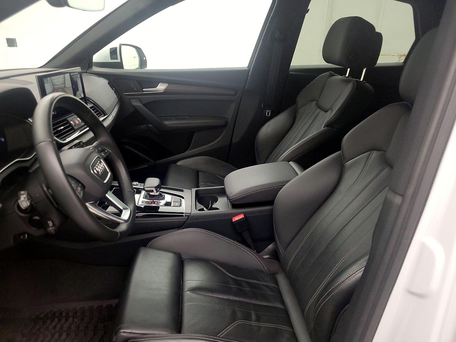 Thumbnail: 2023 Audi Q5 - 11