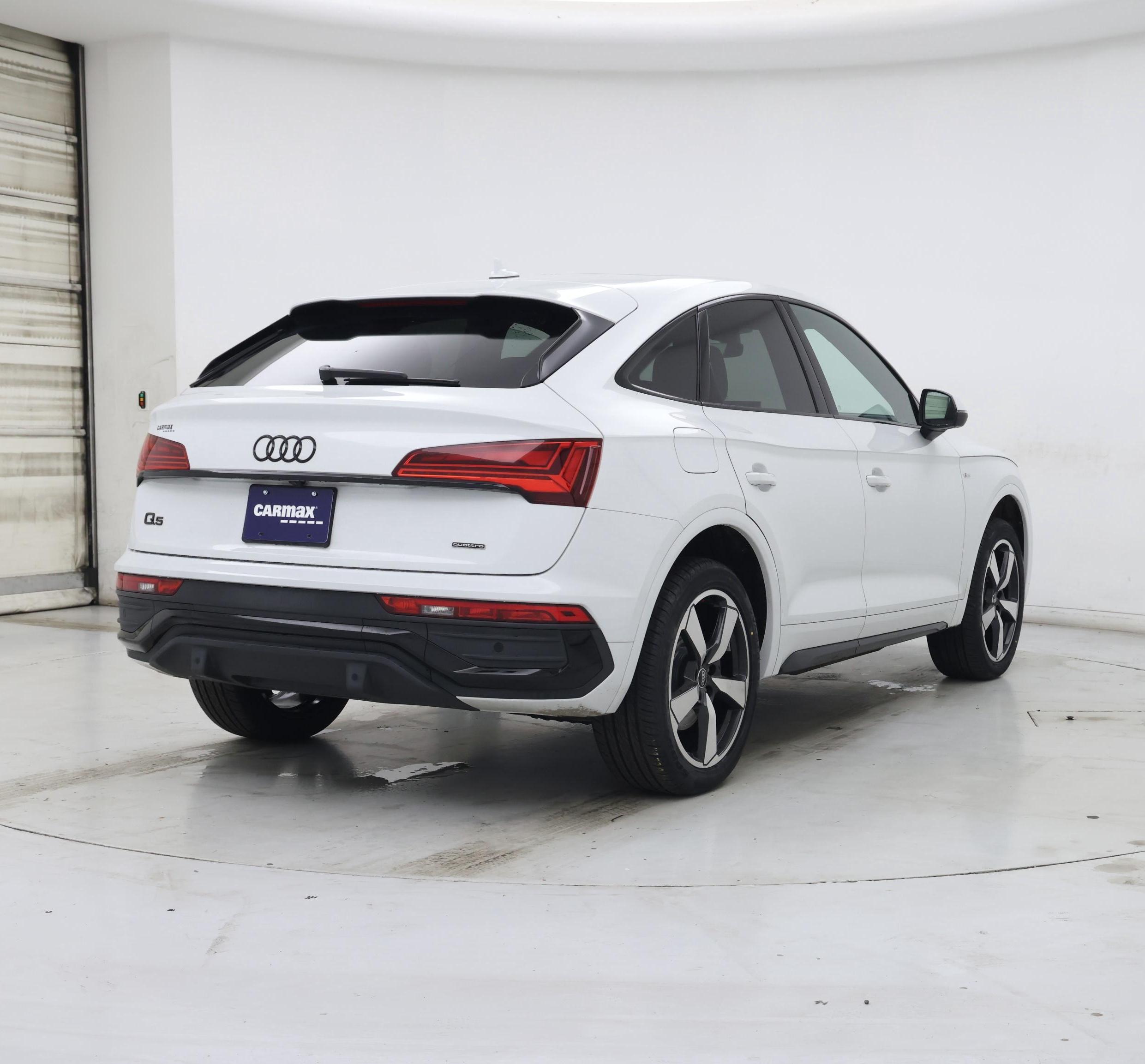 Thumbnail: 2023 Audi Q5 - 8