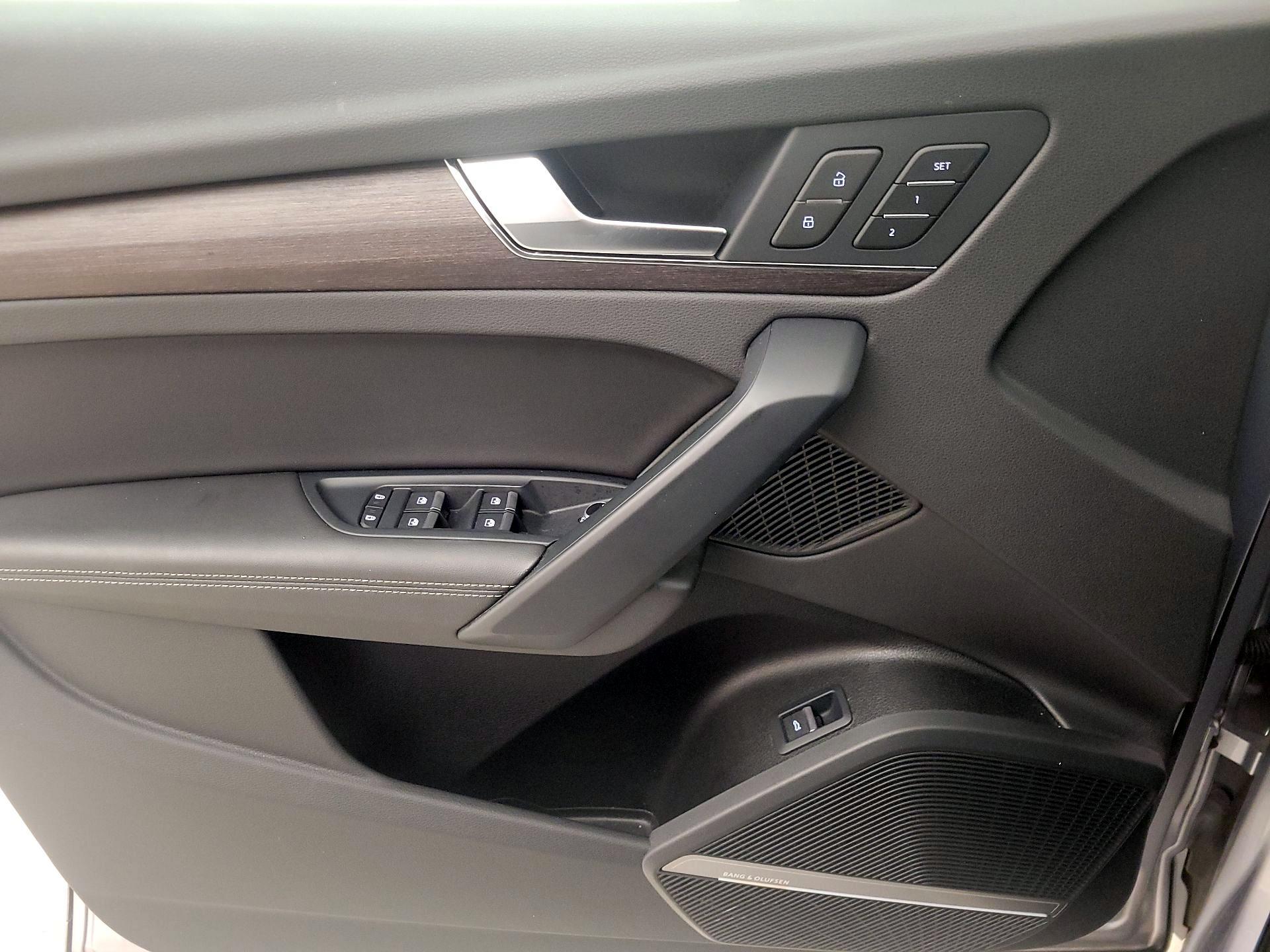 Thumbnail: 2022 Audi Q5 - 12