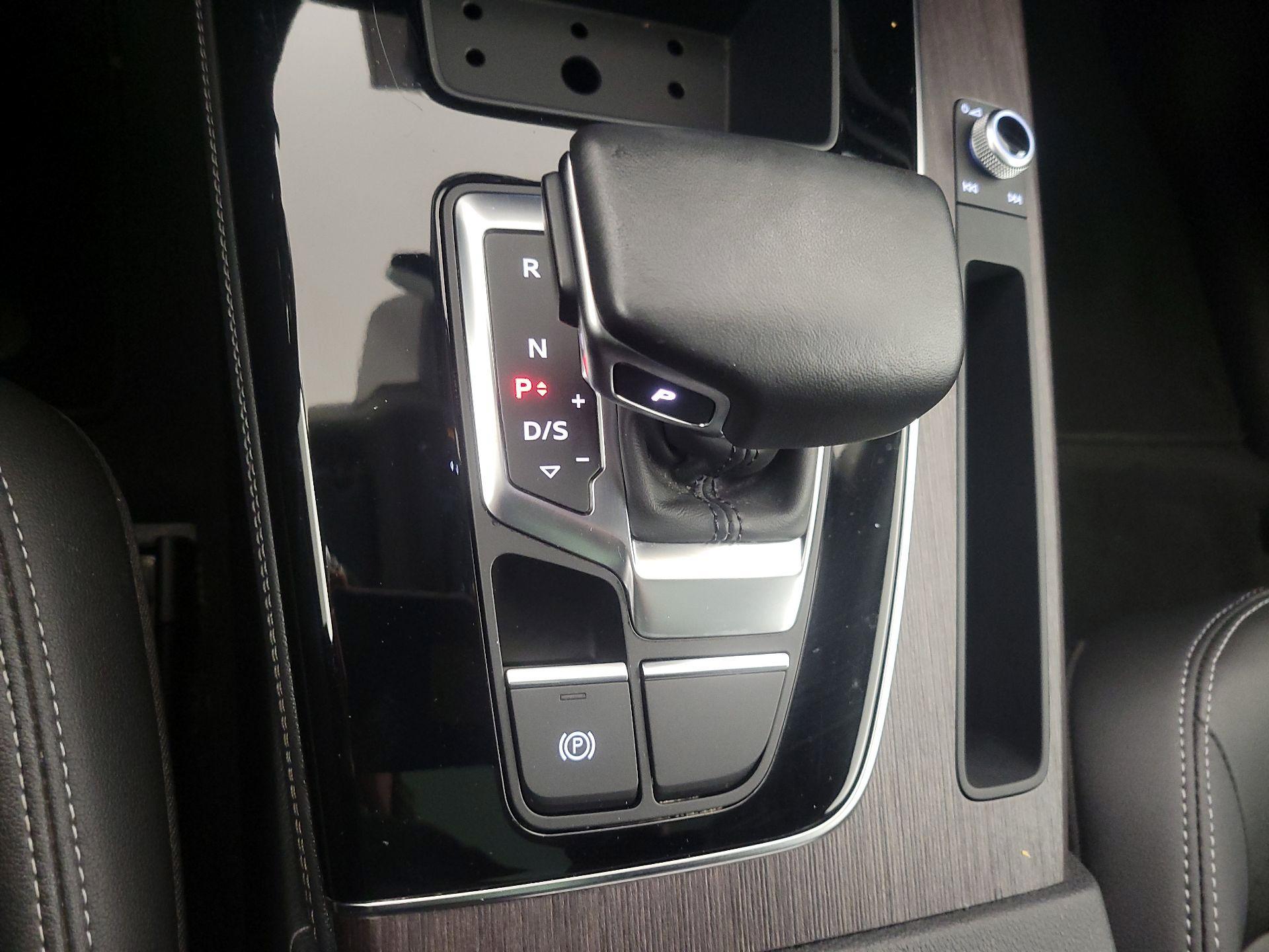 Thumbnail: 2022 Audi Q5 - 17