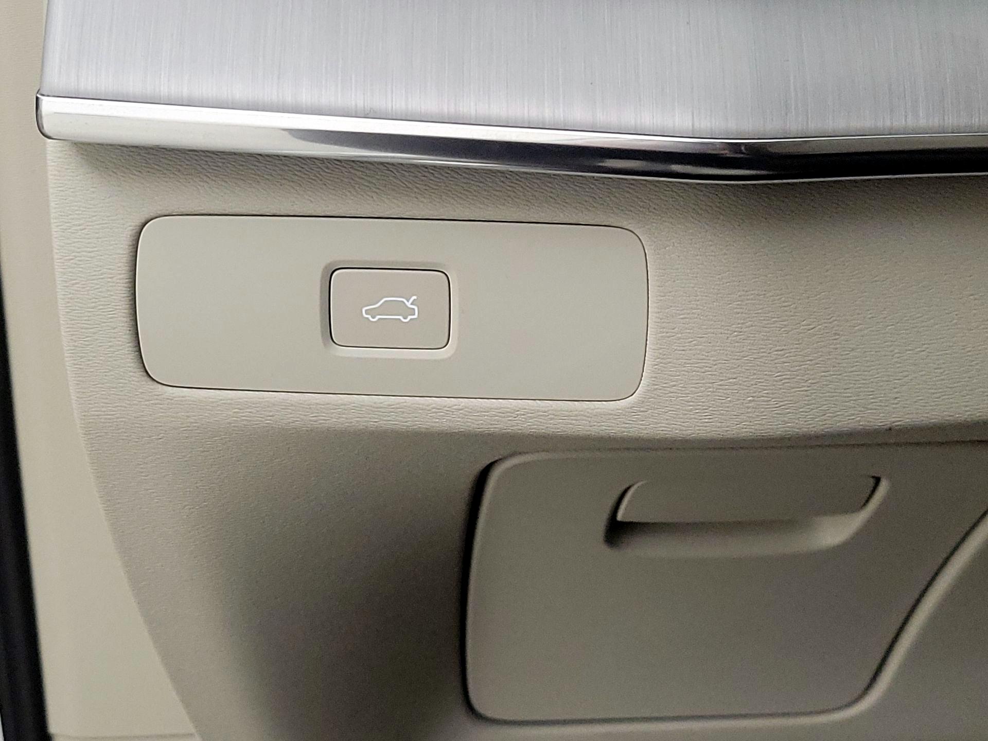 Thumbnail: 2024 Volvo XC90 - 13