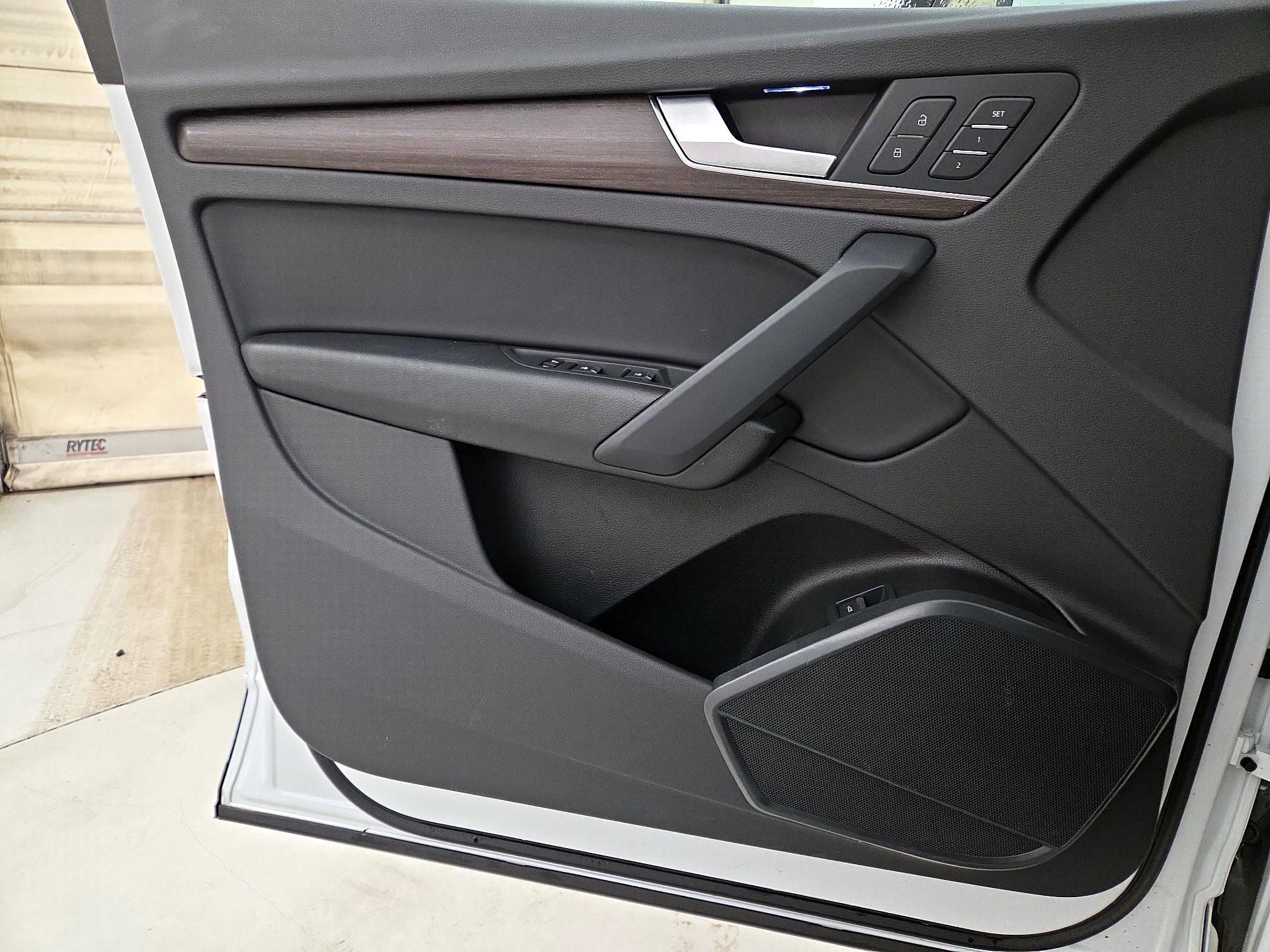 Thumbnail: 2023 Audi Q5 - 12