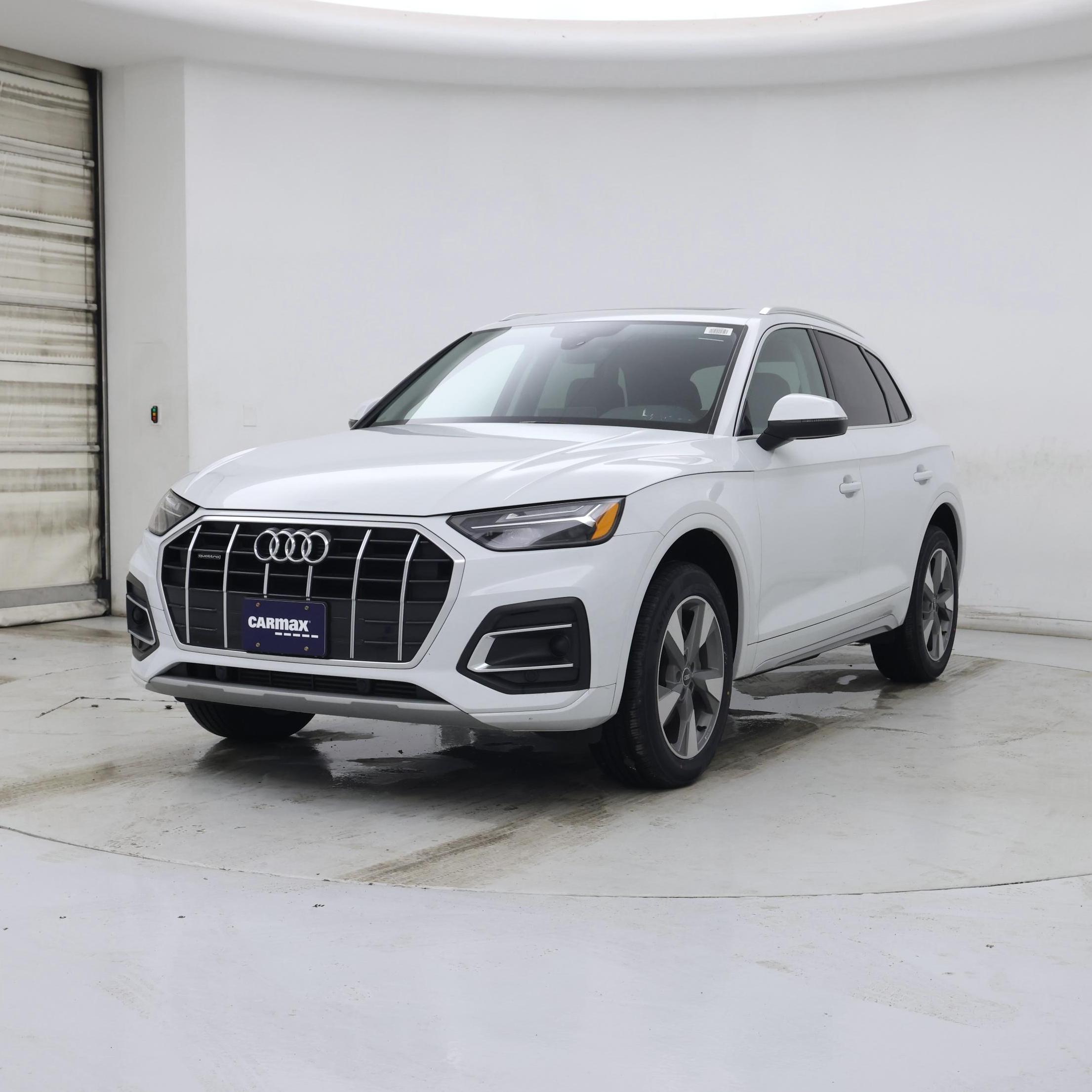 Thumbnail: 2023 Audi Q5 - 4