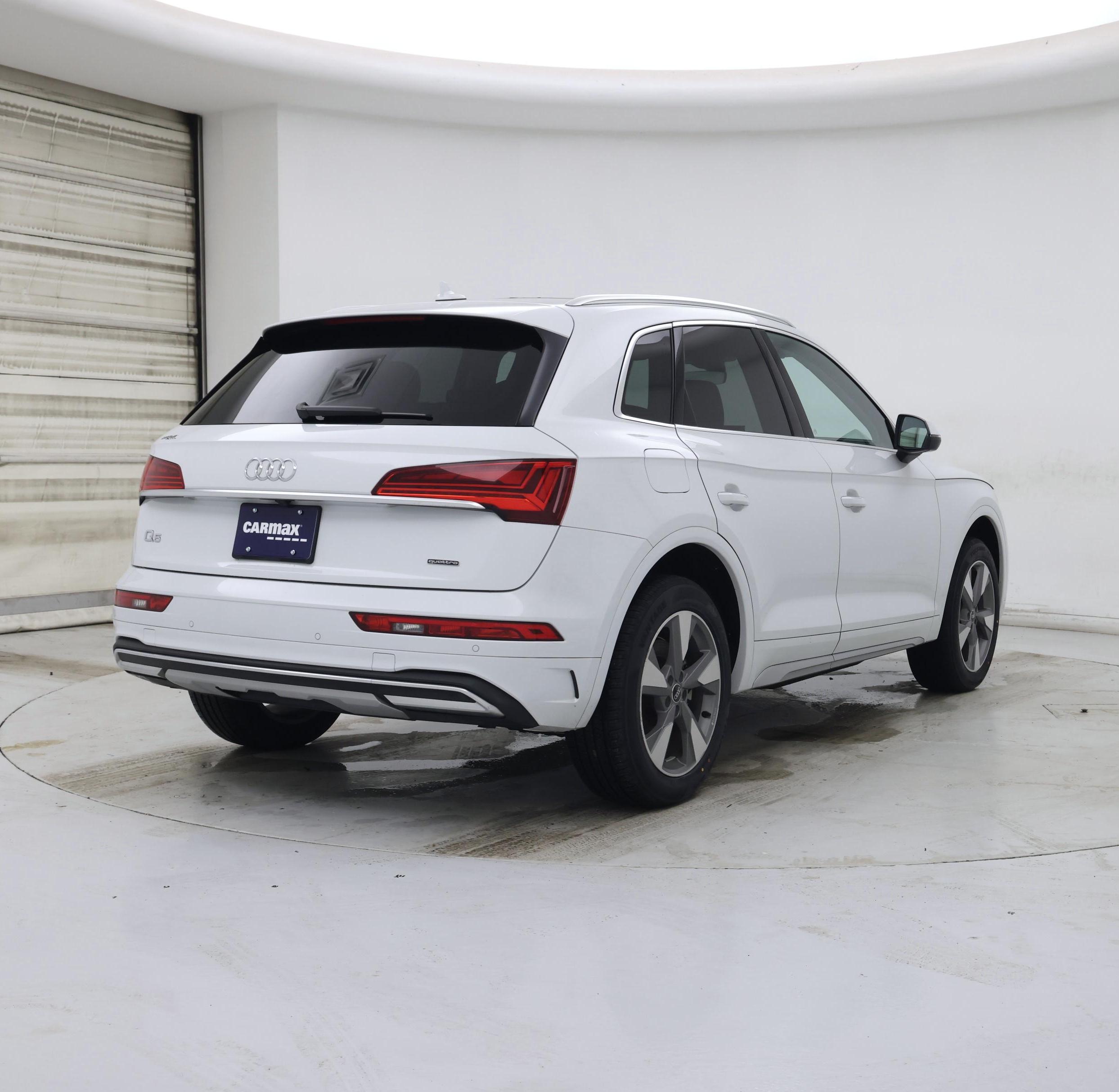 Thumbnail: 2023 Audi Q5 - 8