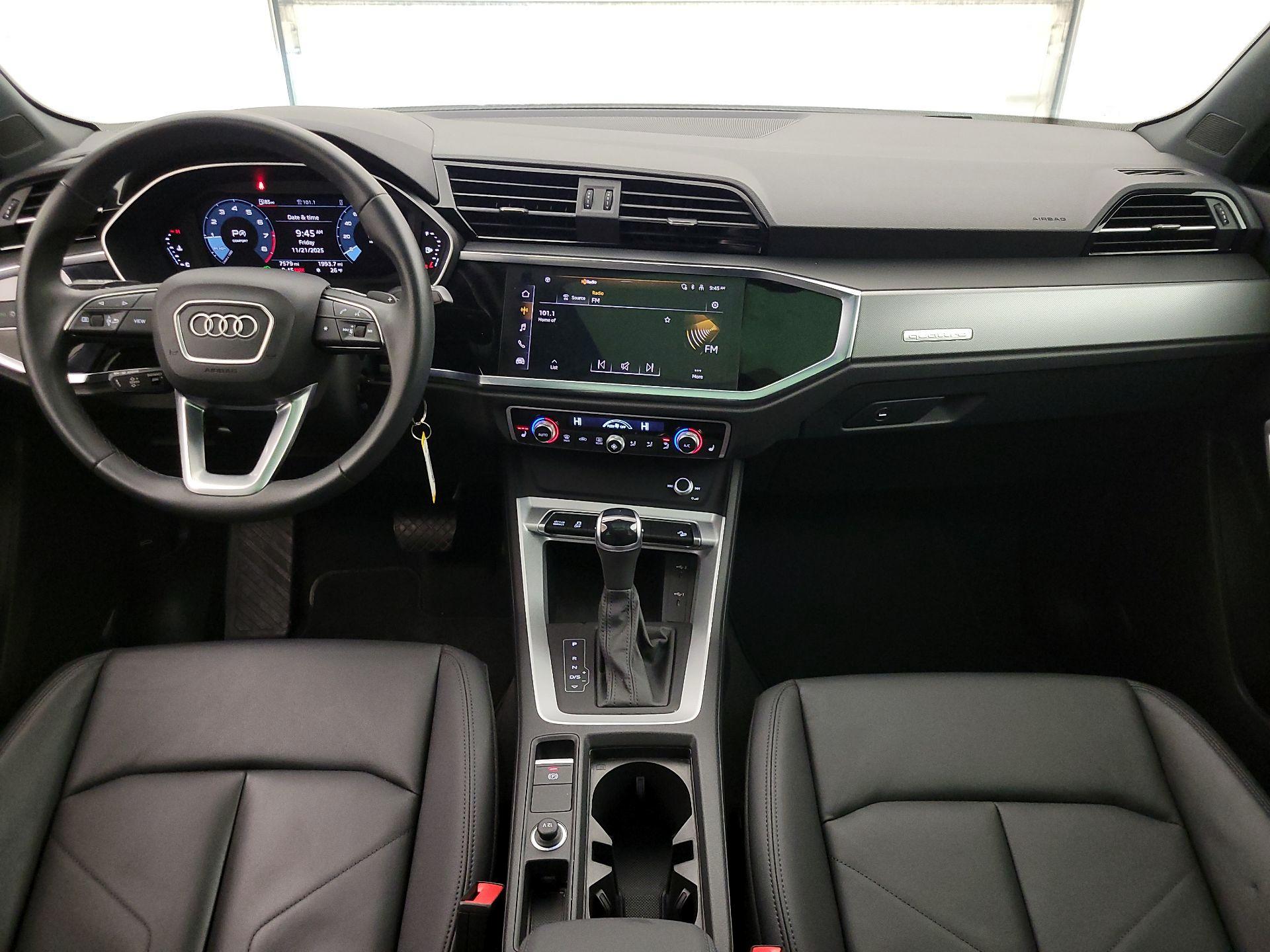 Thumbnail: 2025 Audi Q3 - 9