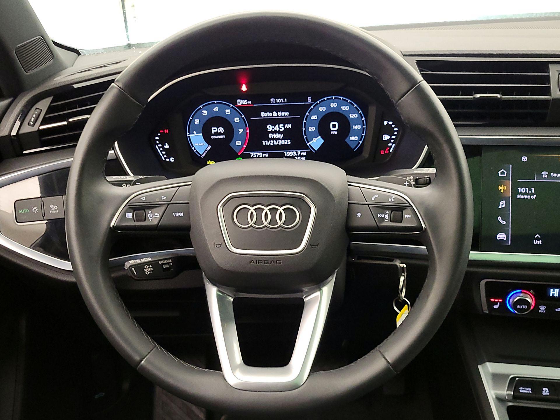 Thumbnail: 2025 Audi Q3 - 10