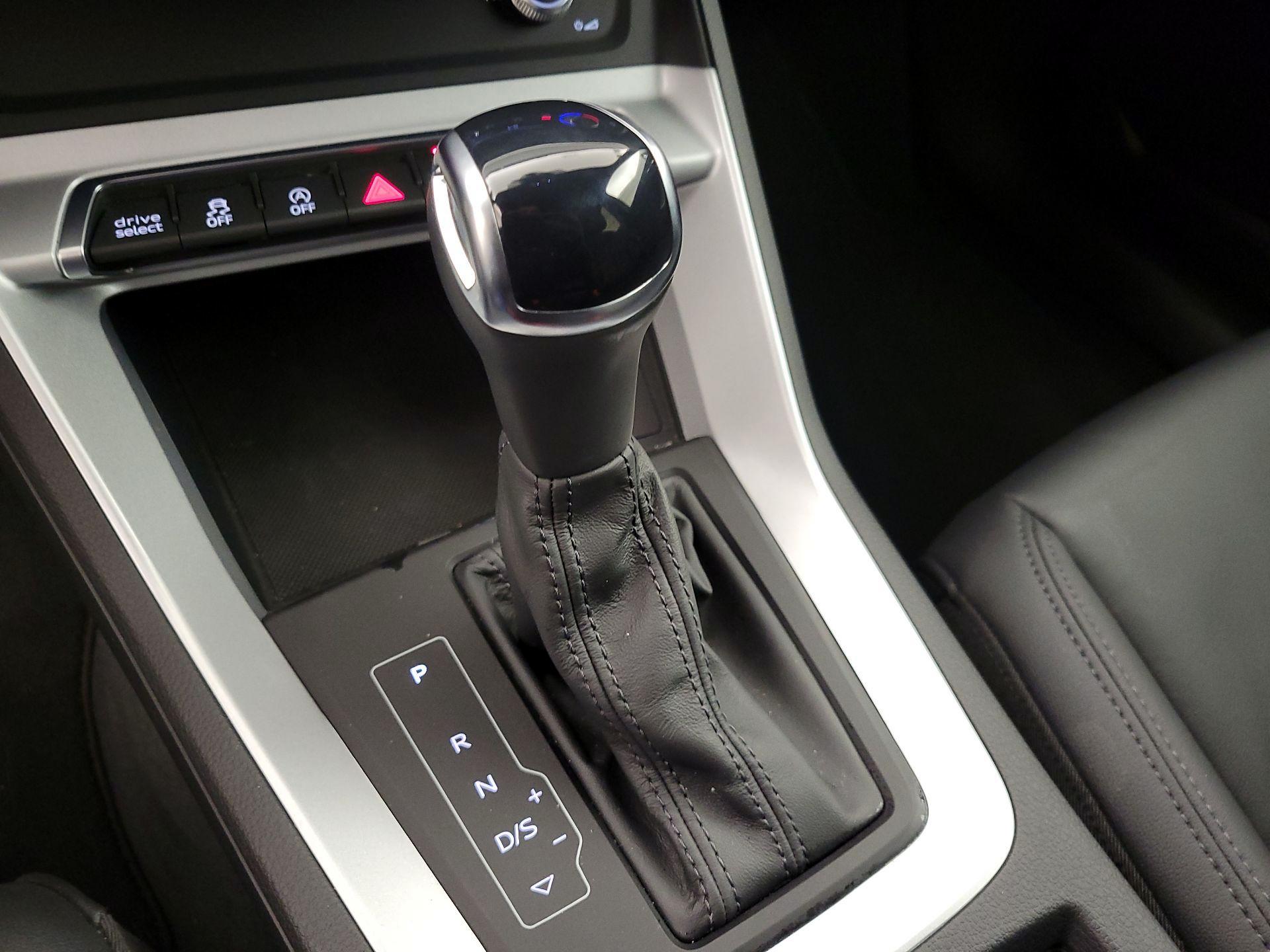 Thumbnail: 2025 Audi Q3 - 17