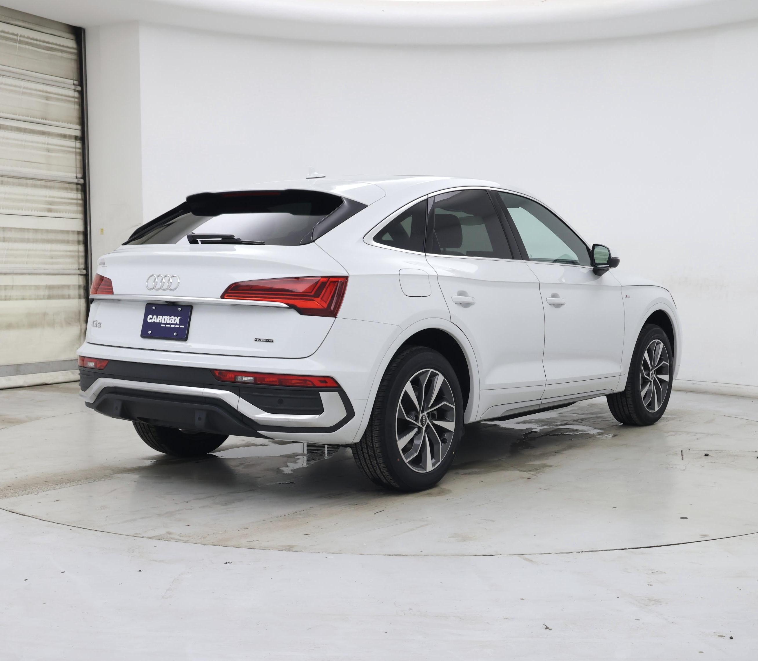 Thumbnail: 2023 Audi Q5 - 8