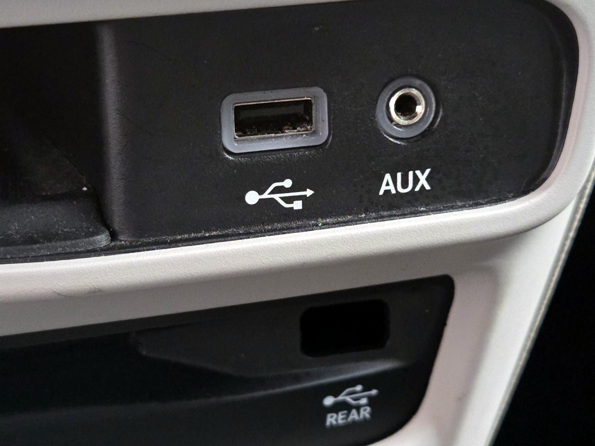 Thumbnail: 2018 Chrysler Pacifica - 19