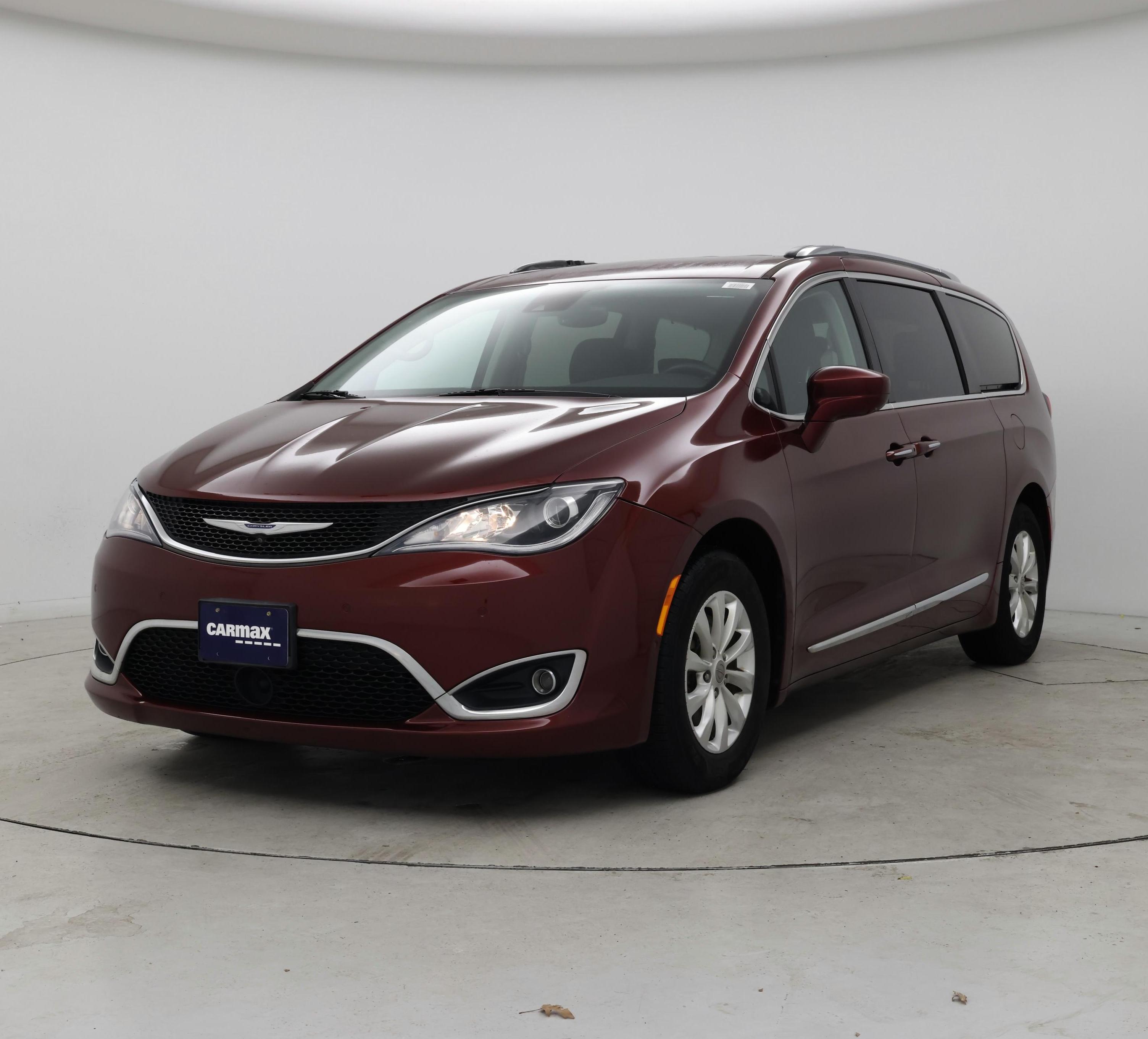 Thumbnail: 2018 Chrysler Pacifica - 4