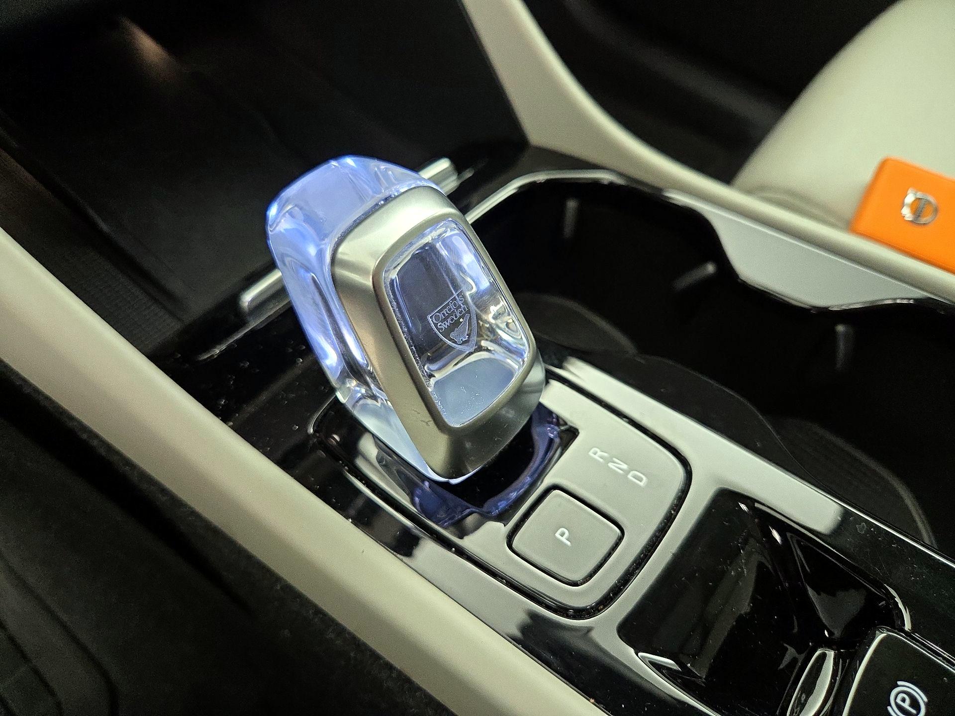 Thumbnail: 2023 Volvo XC40 - 17