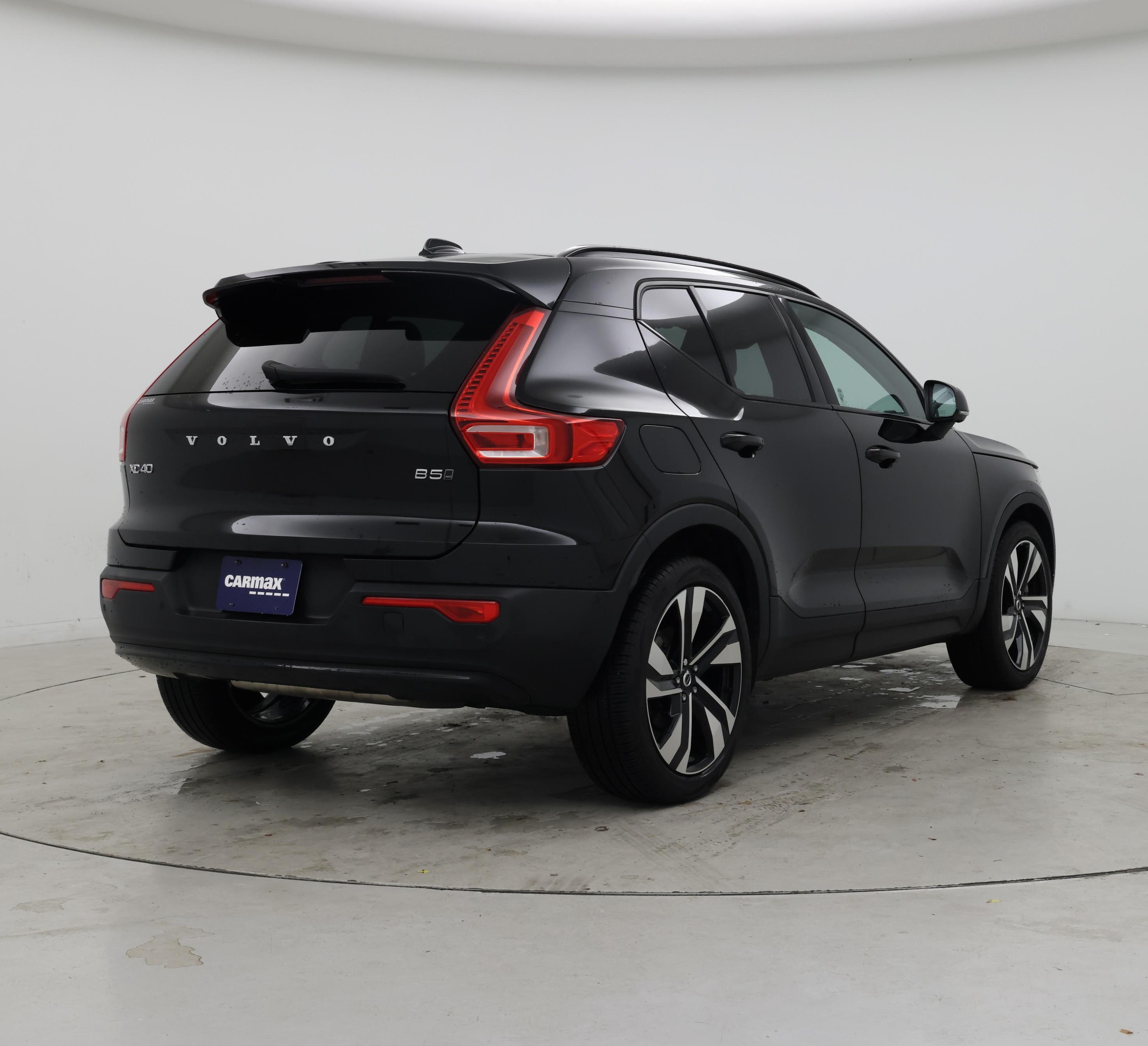 Thumbnail: 2023 Volvo XC40 - 8