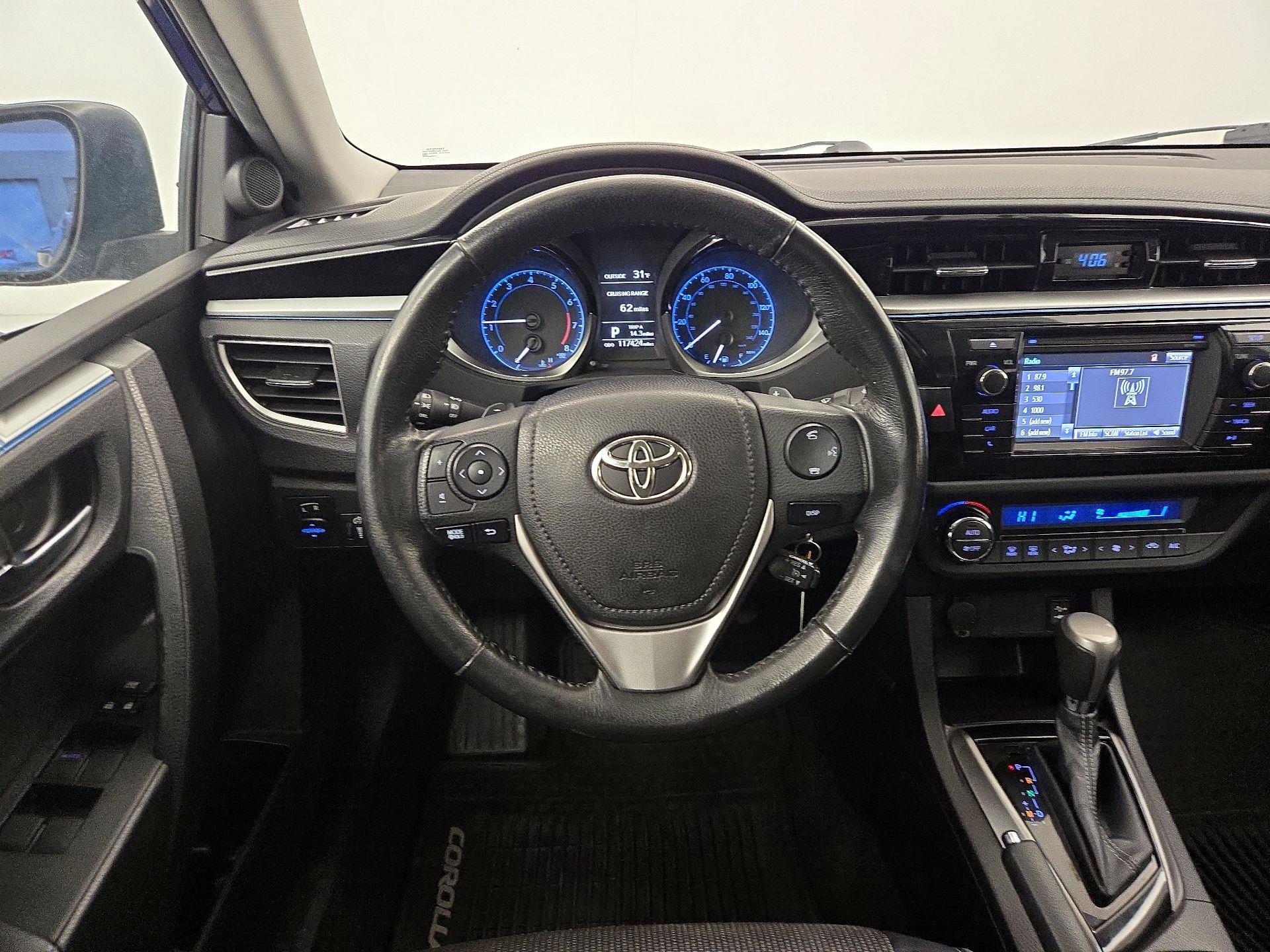 Thumbnail: 2015 Toyota Corolla - 10