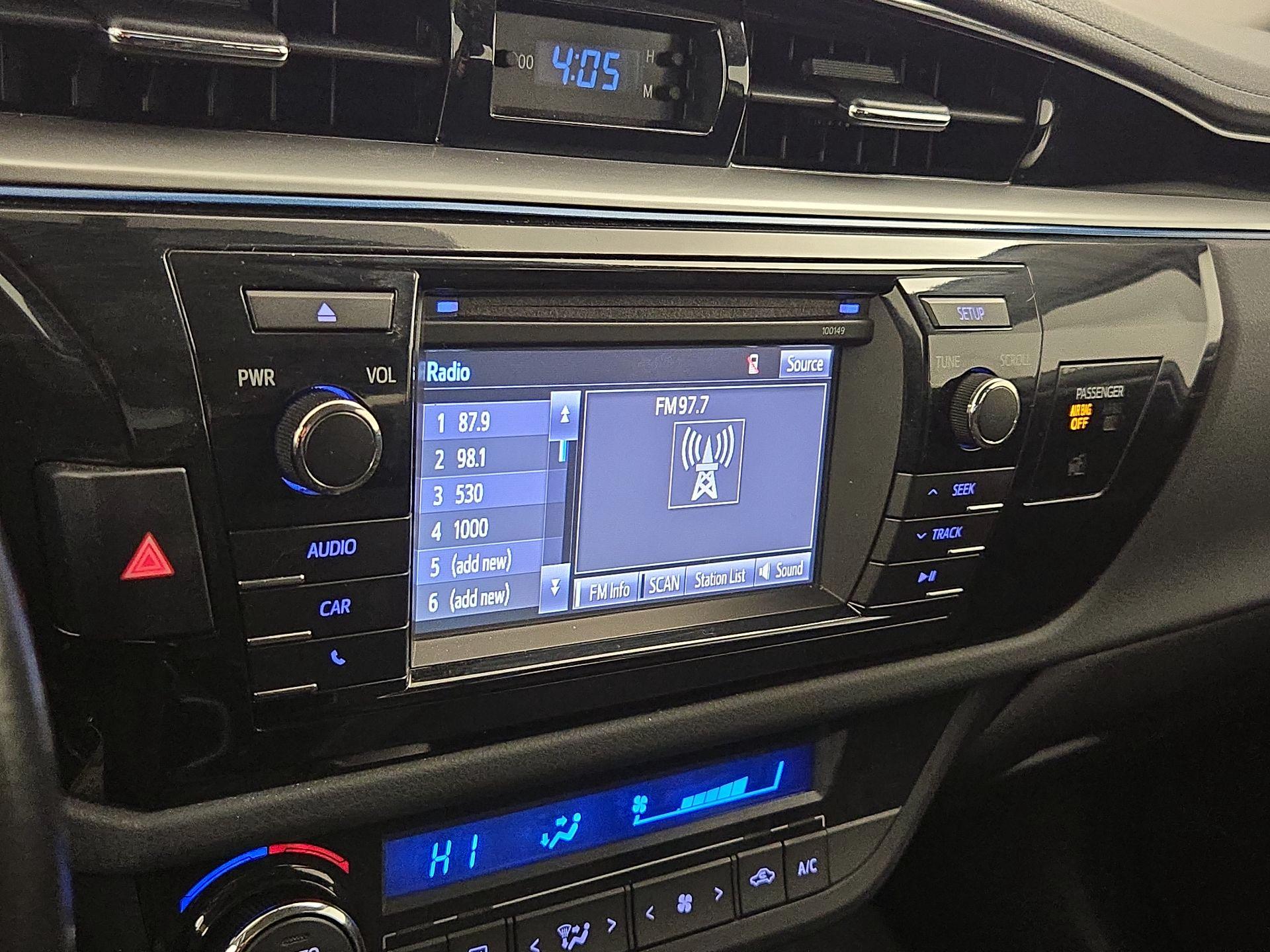 Thumbnail: 2015 Toyota Corolla - 15