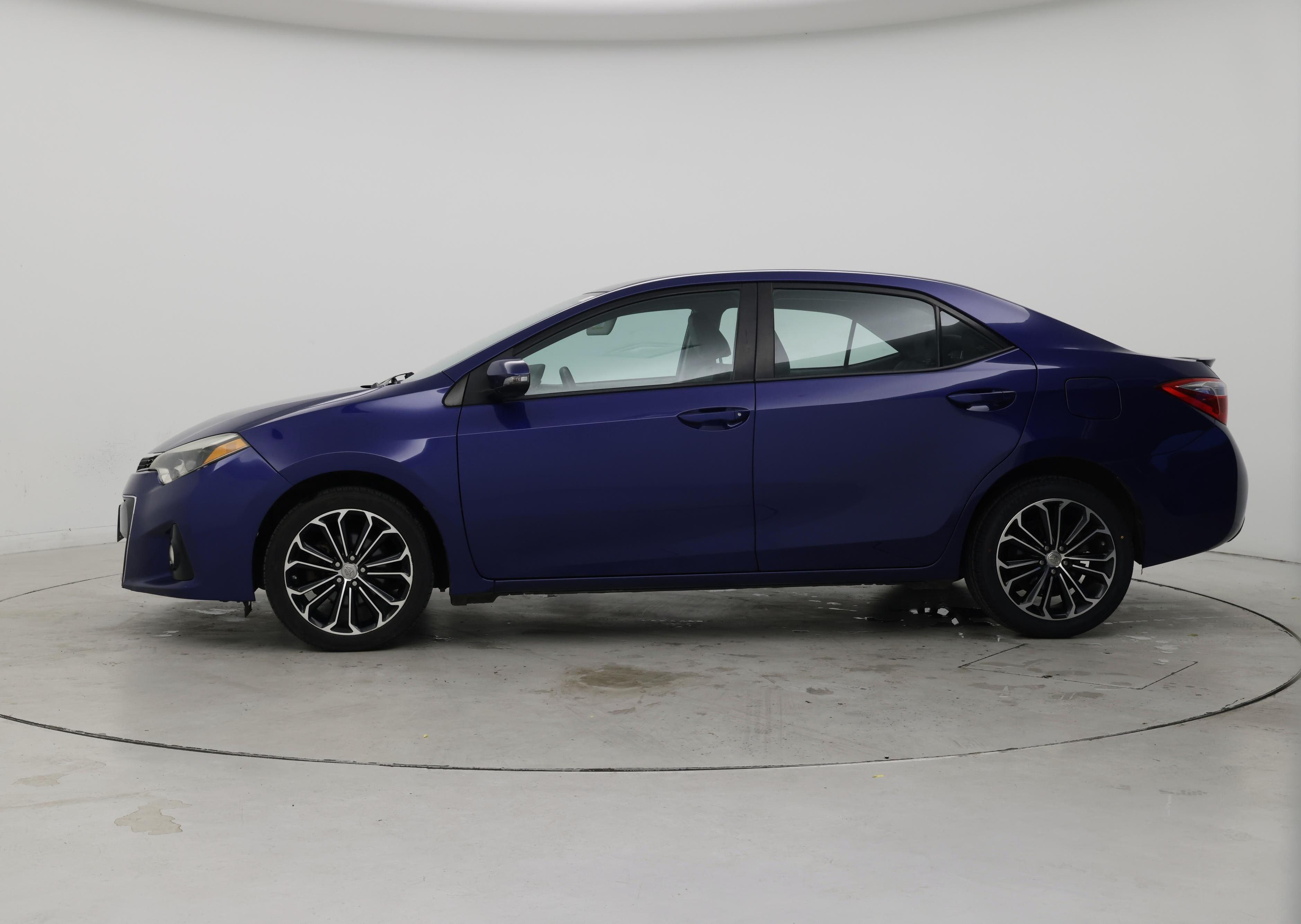 Thumbnail: 2015 Toyota Corolla - 3