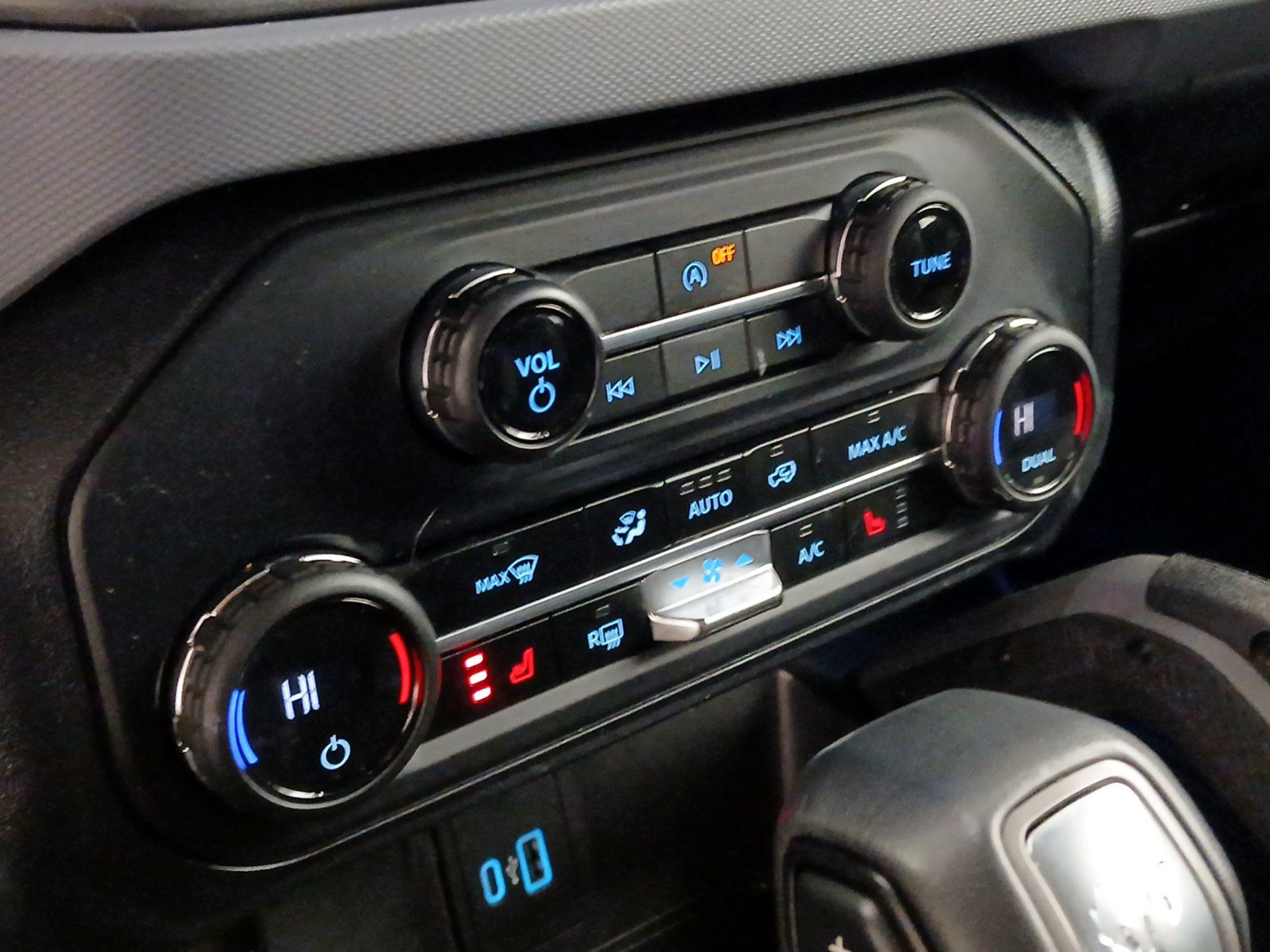 Thumbnail: 2023 Ford Bronco - 17