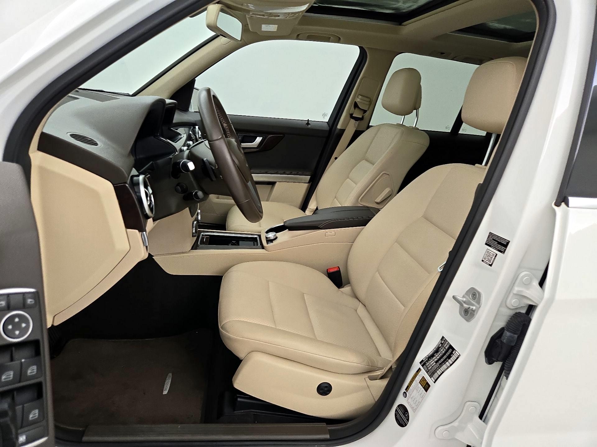 Thumbnail: 2015 Mercedes-Benz GLK - 11