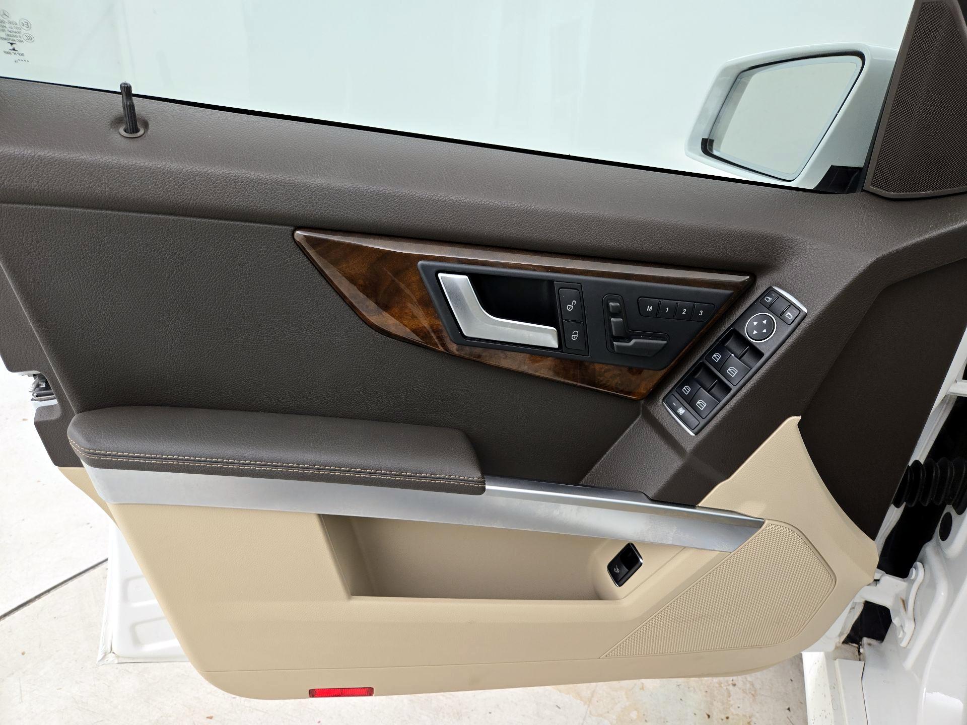 Thumbnail: 2015 Mercedes-Benz GLK - 12