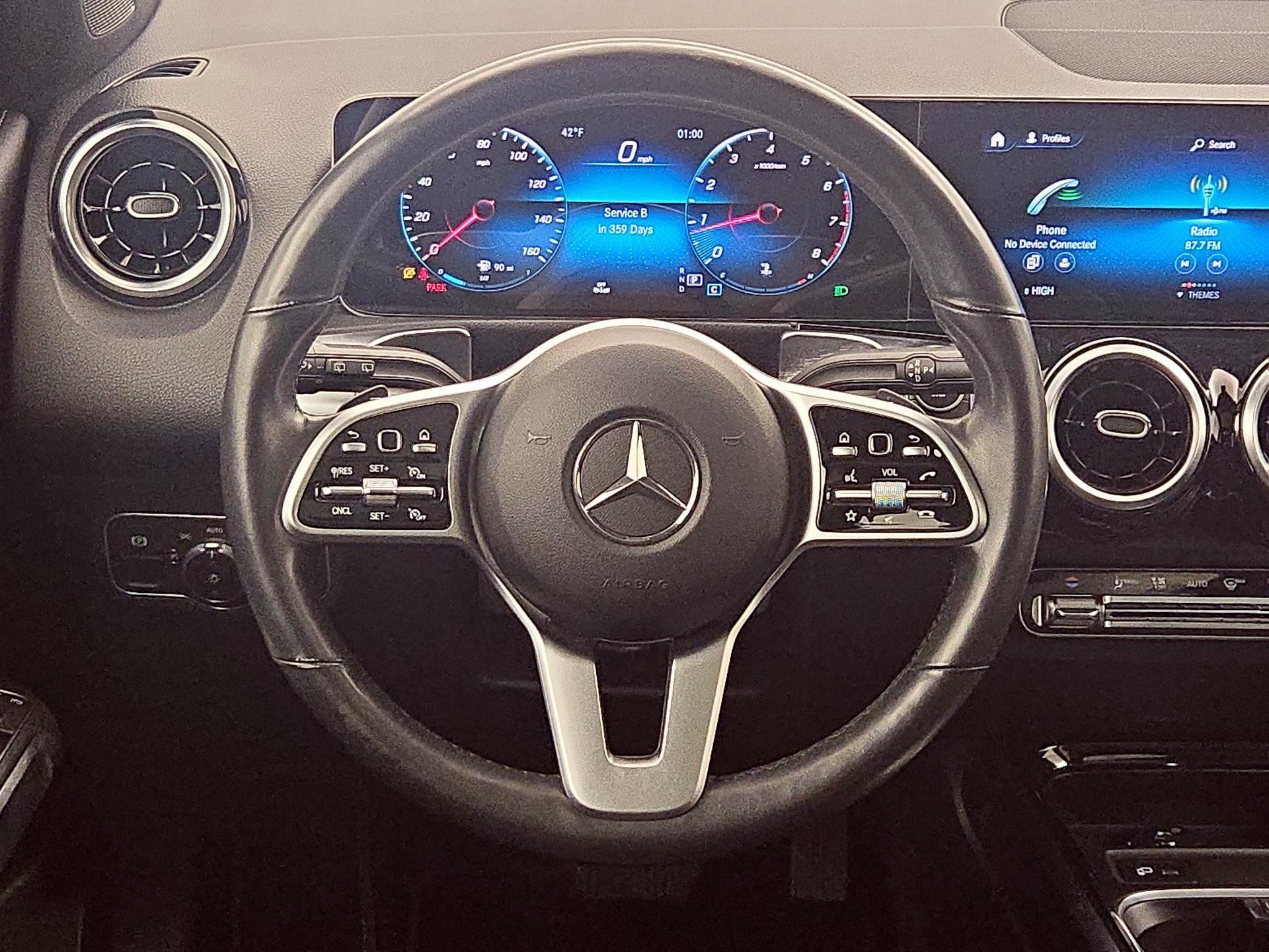 Thumbnail: 2020 Mercedes-Benz GLB - 10